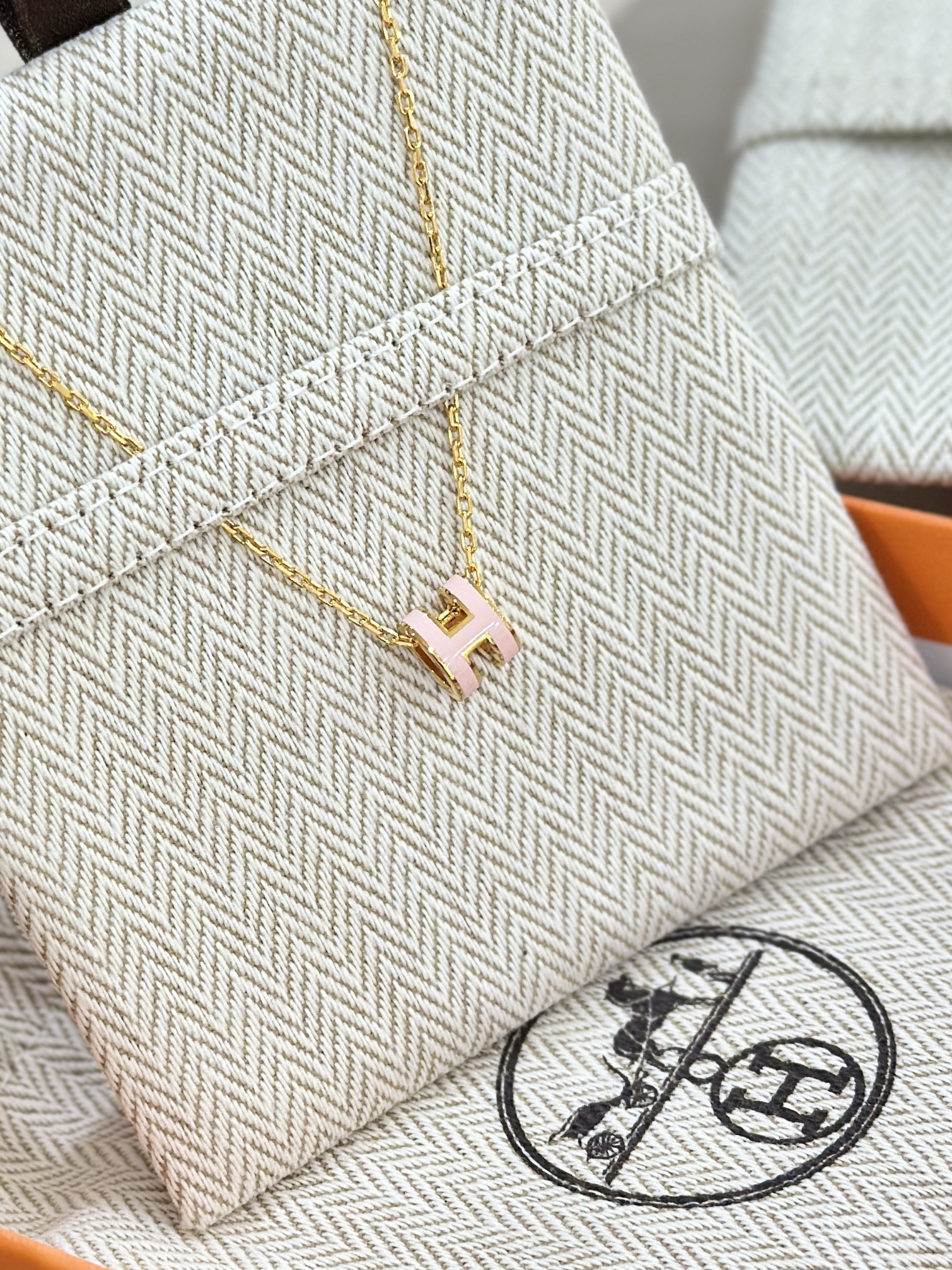 HERMÈS Mini Pop H Pendant