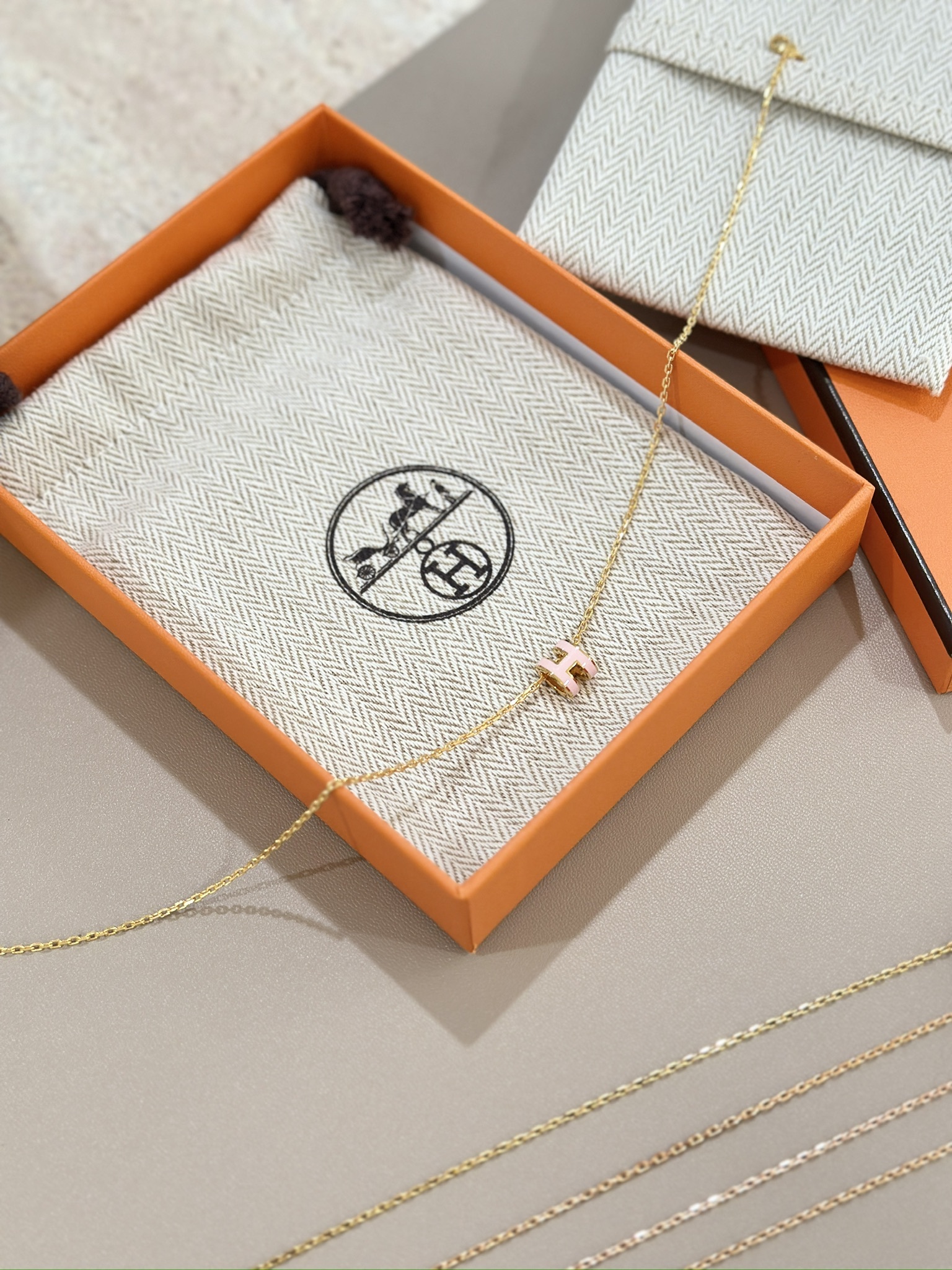 HERMÈS Mini Pop H Pendant