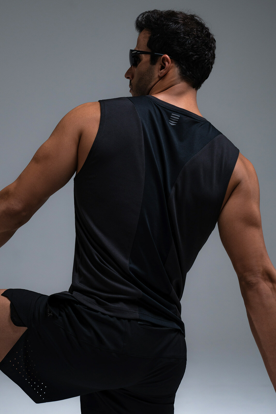 HDEX Assist Back Point Sleeveless - BLACK