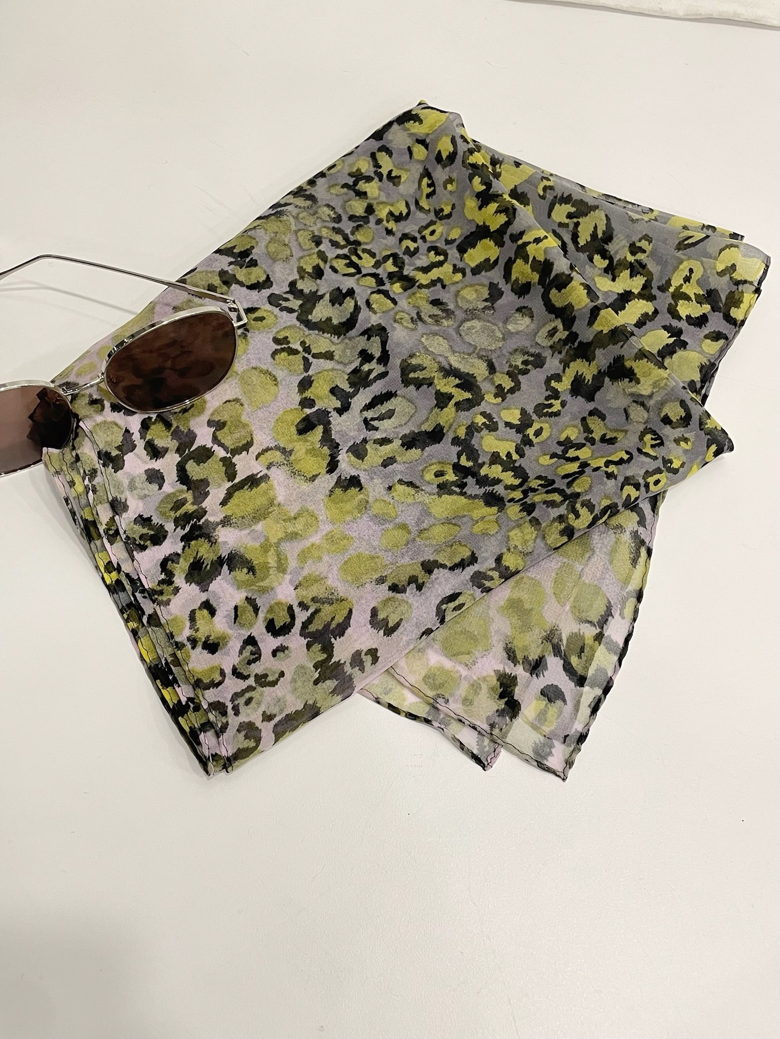 (100%蠶絲)時髦豹紋絲巾