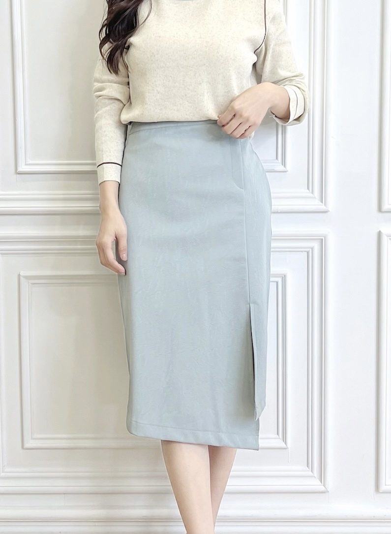 側銀釦開衩蛋白皮開衩下擺裙