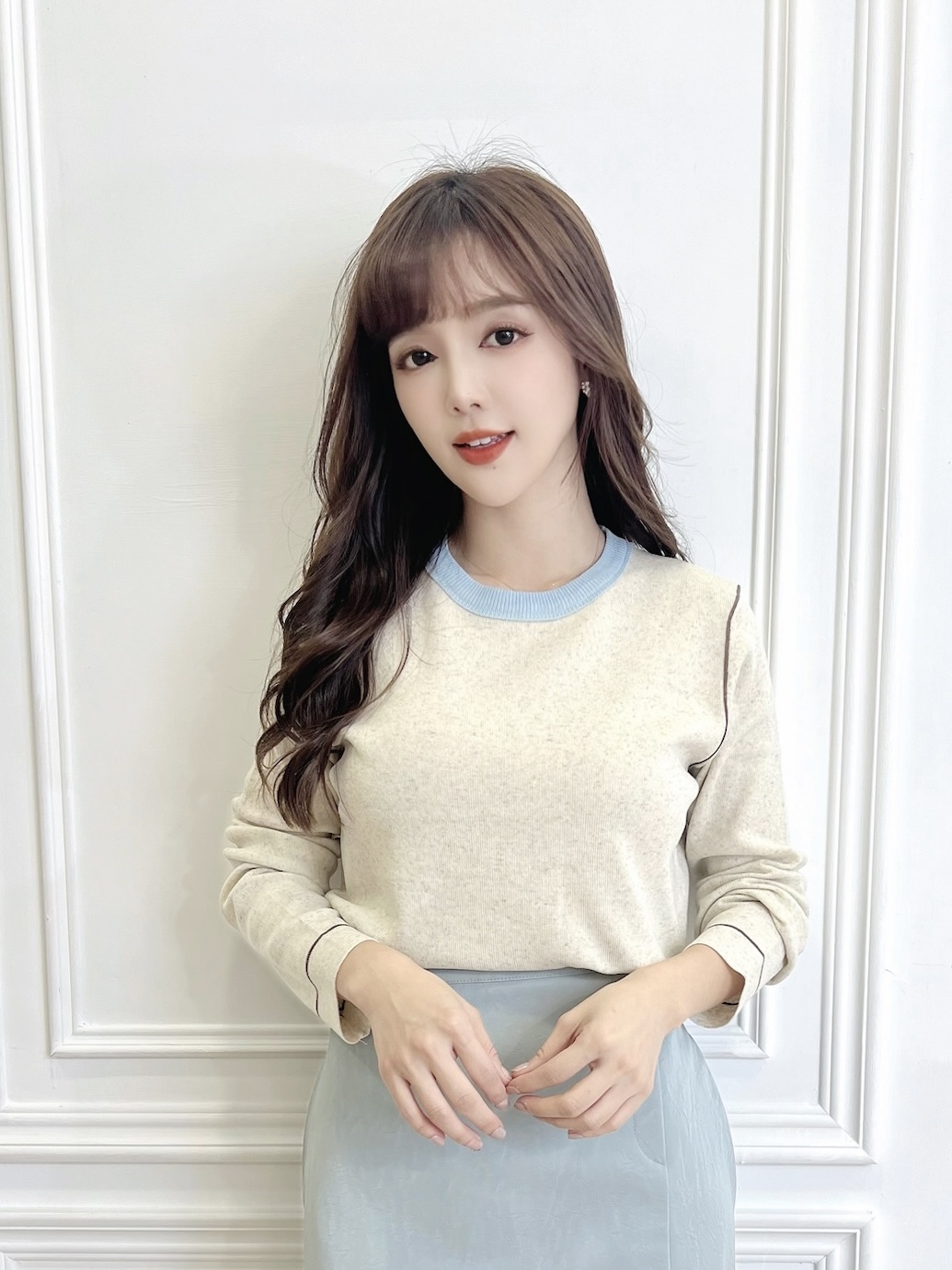 滾邊撞色領袖線條針織上衣