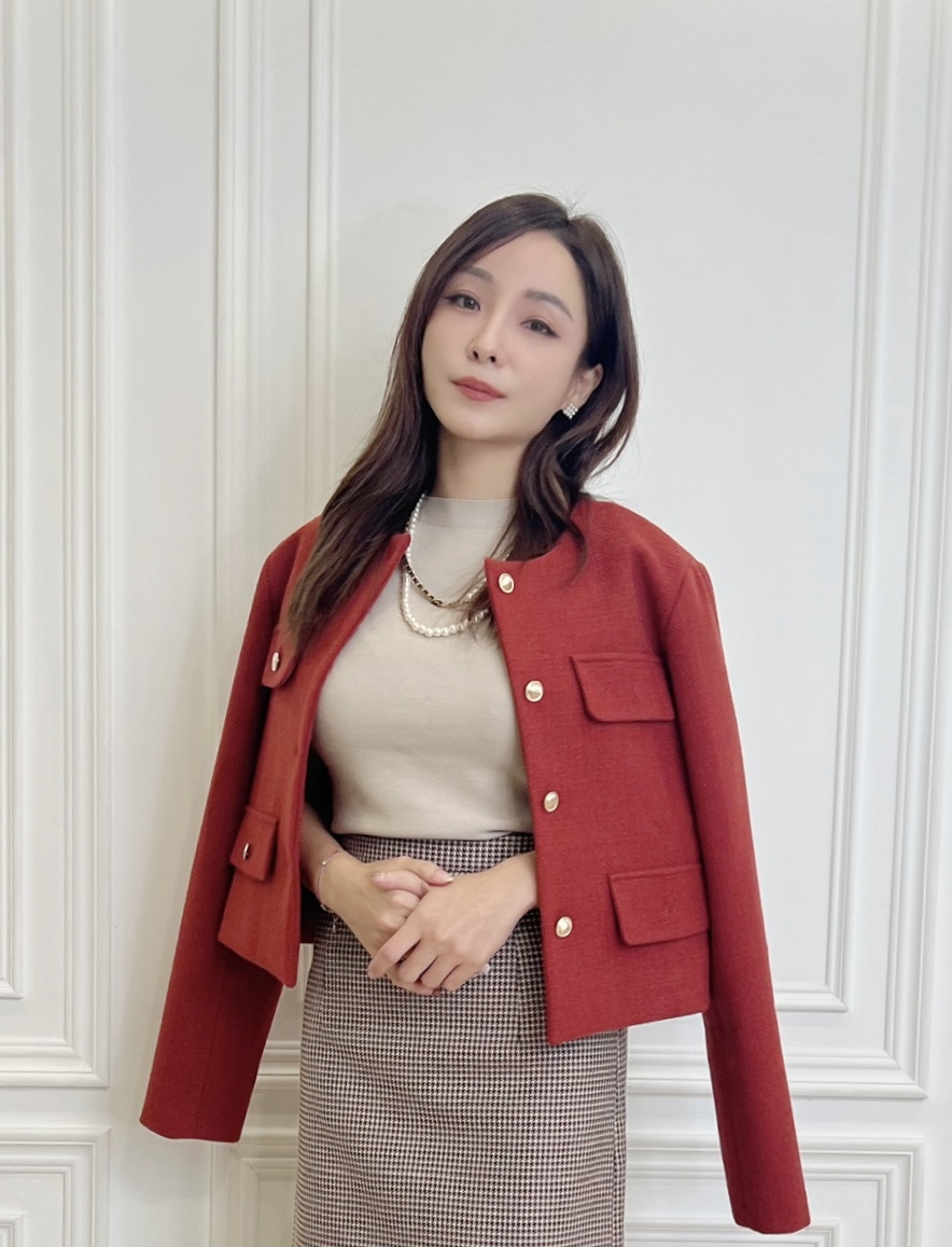 典雅金釦毛料廂型外套