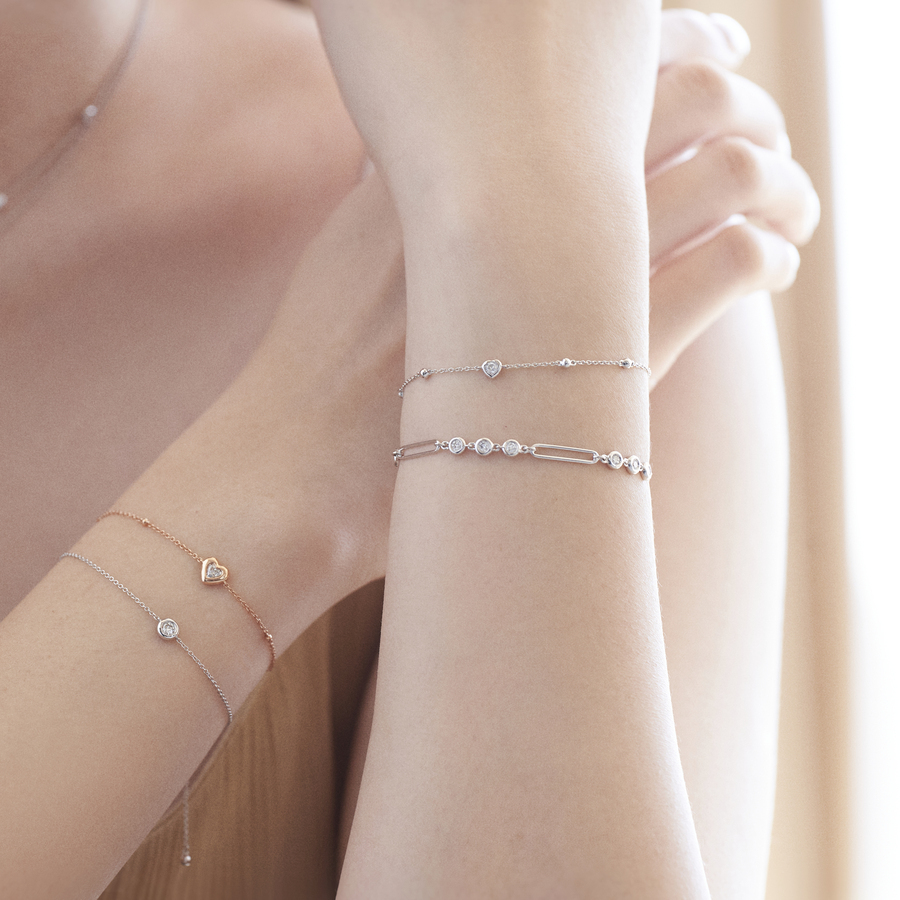 環抱系列 |18K金心形鑽石手鏈