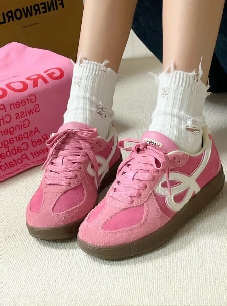 預購 HBD X WE FLOWER 小花鞋 草莓粉 焦糖底 金冬天 Winter同款 德訓鞋 男女鞋