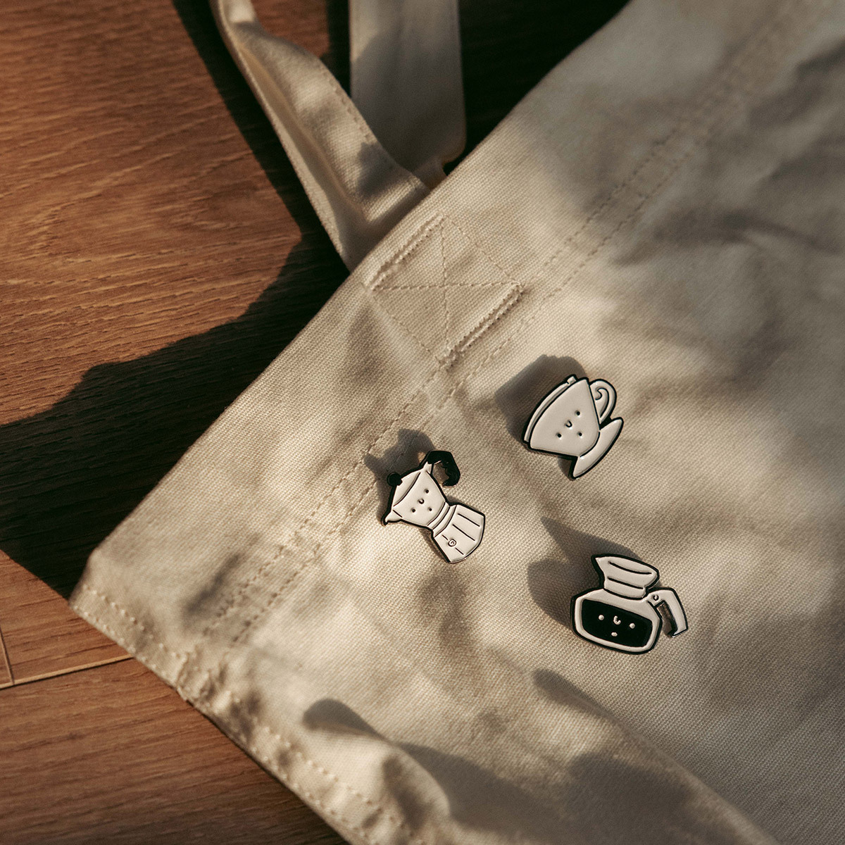 造型金屬徽章｜摩卡壺