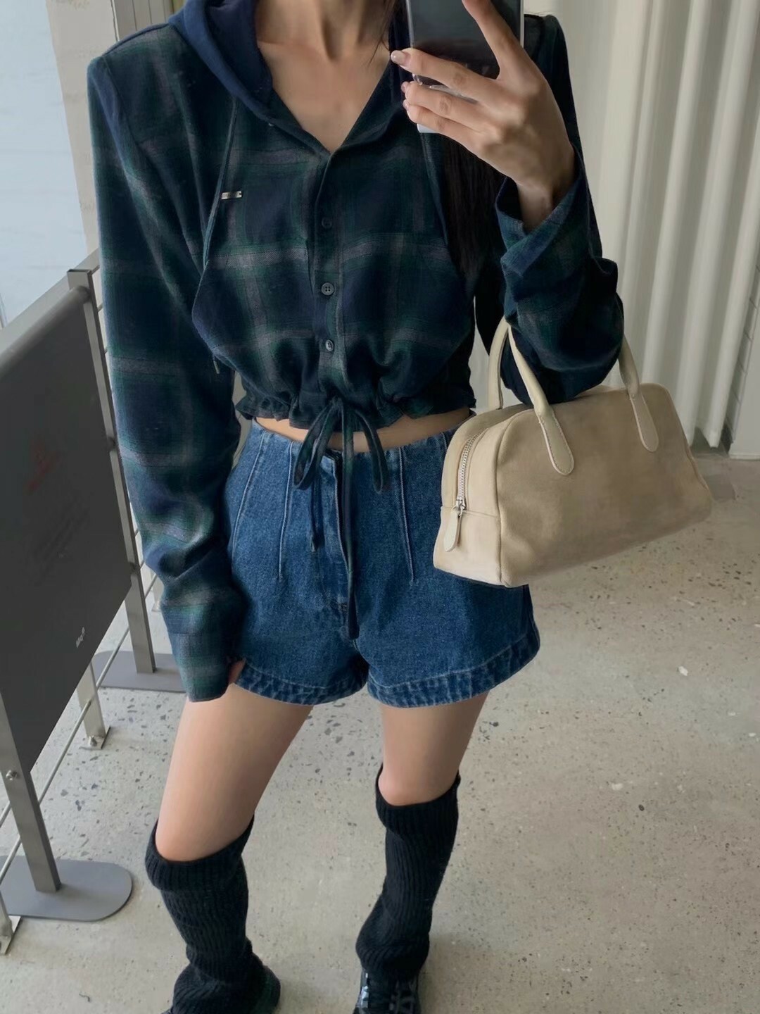 411099連帽格子縮腰襯衫 藍色現貨