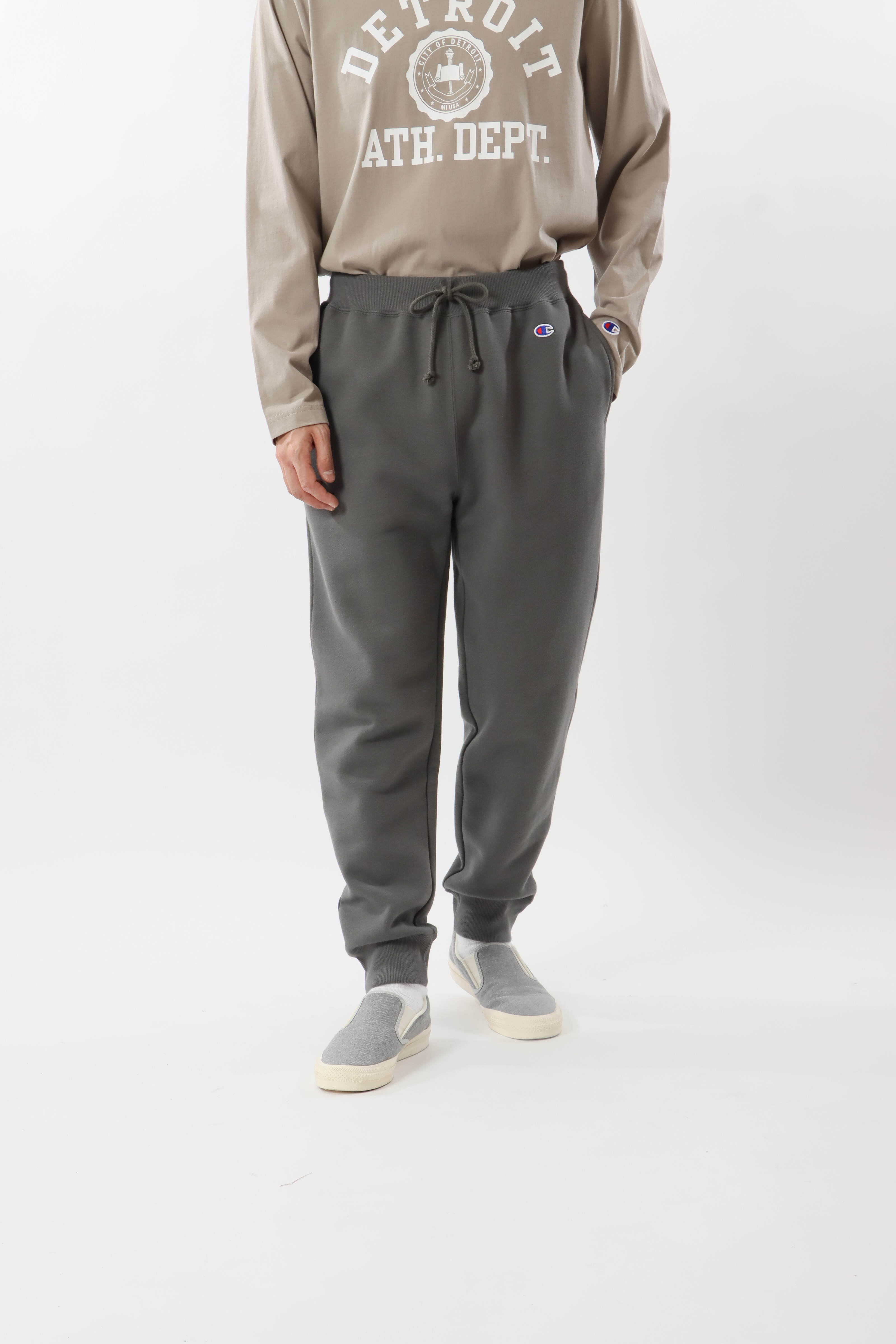 男款 BASIC 運動休閒棉質長褲-深灰色（C3-Y224-081）