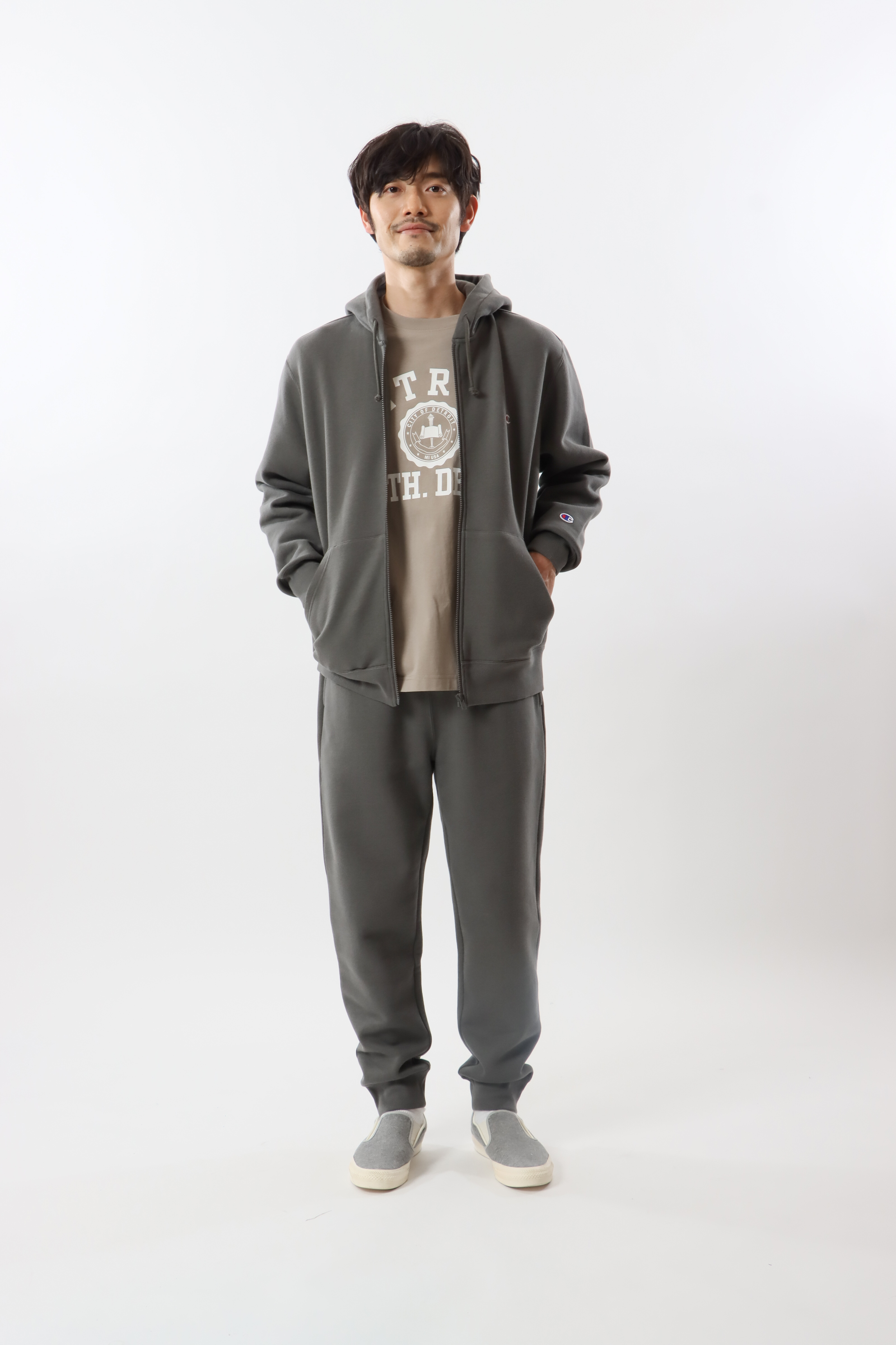 男款-BASIC 小C LOGO 刷毛連帽夾克-深灰（C3-Y140-081）