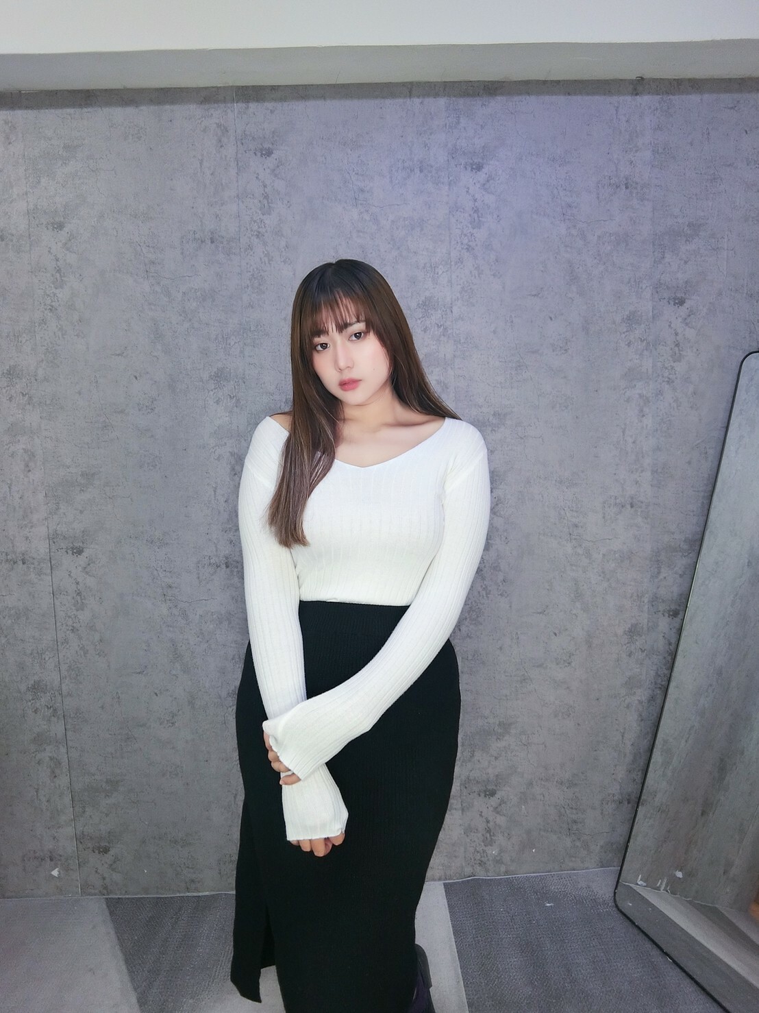 軟針織V領坑條上衣