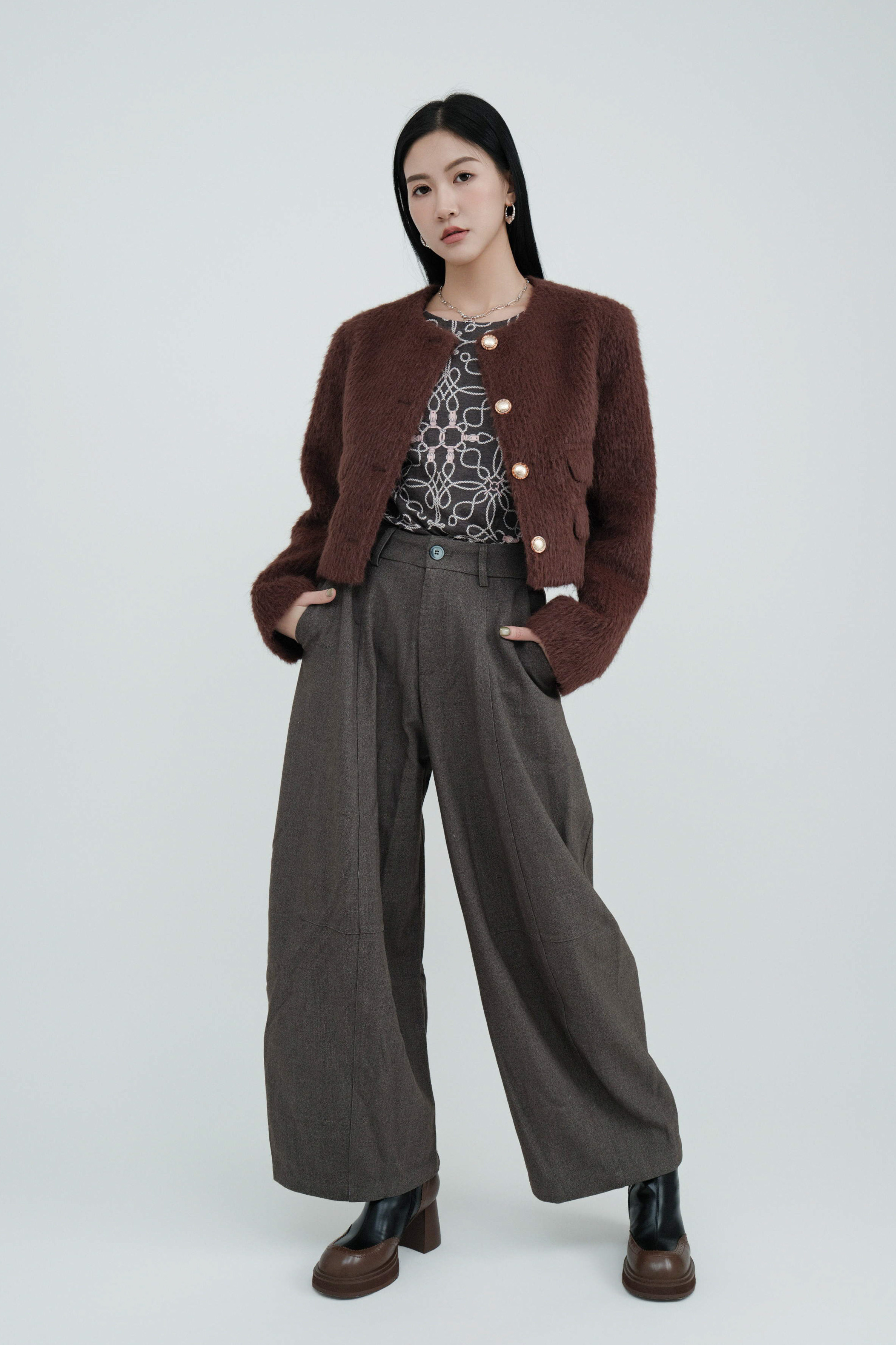 FW24_0162（外套＋Tee＋長褲）