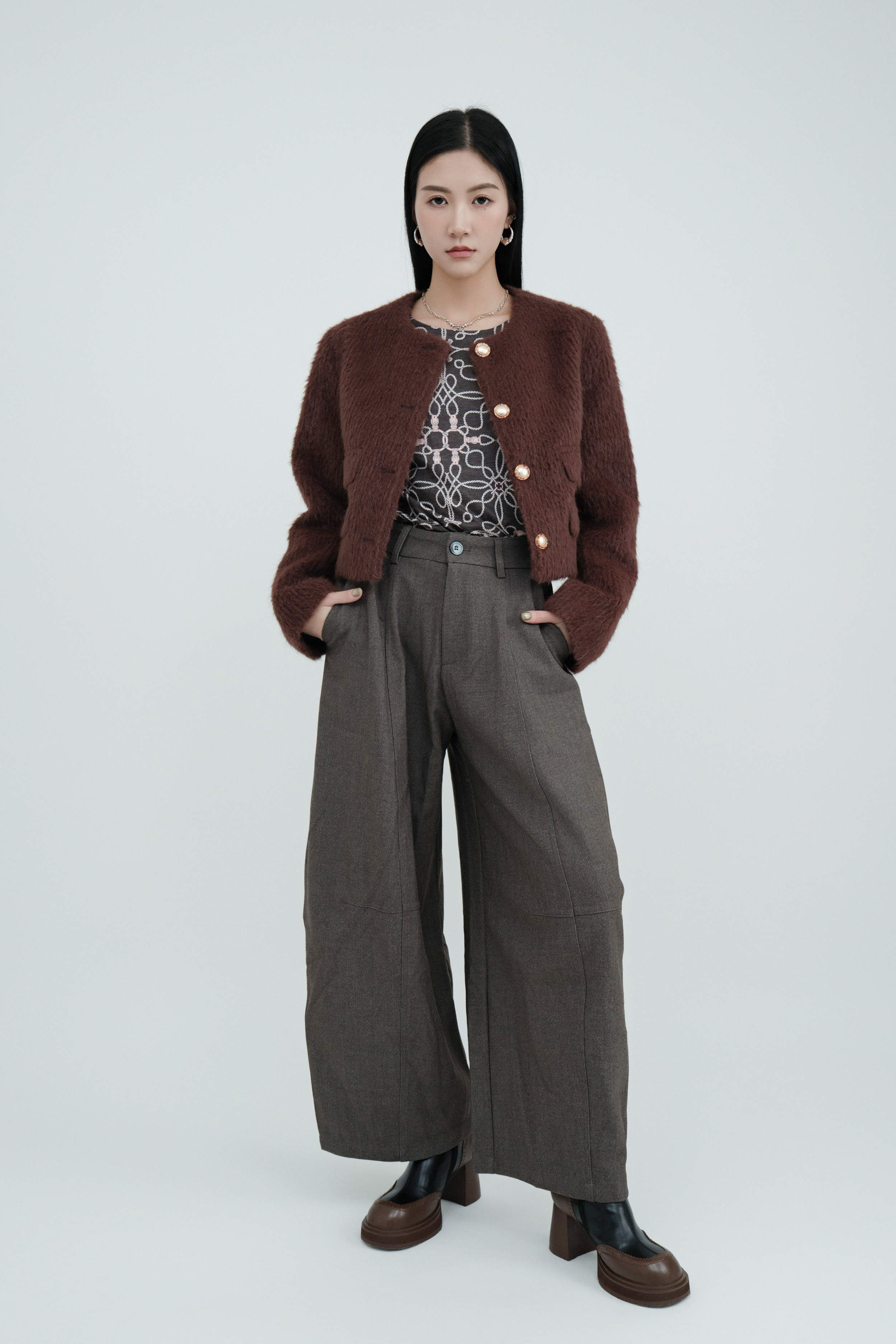 FW24_0162（外套＋Tee＋長褲）