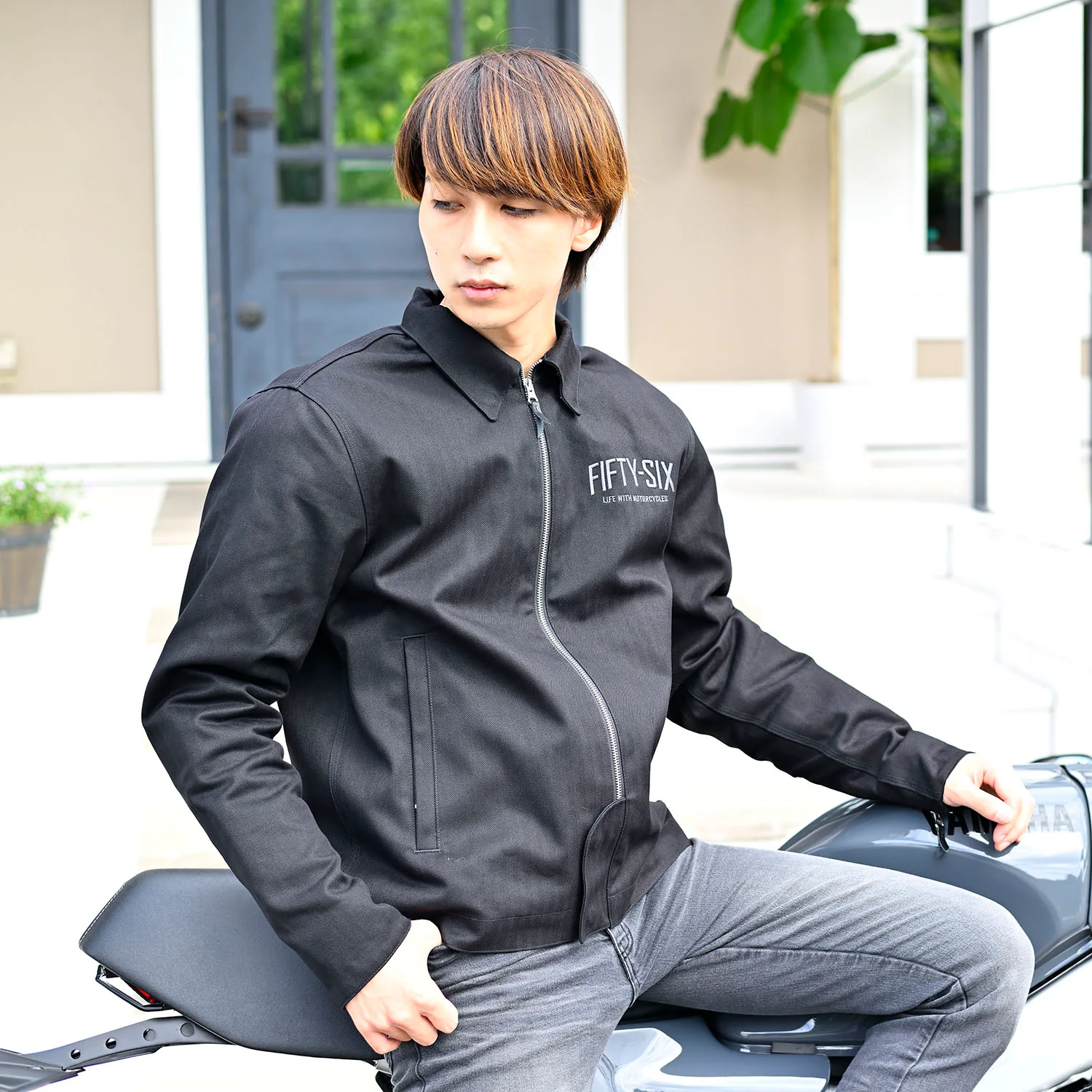 RIDING COVERALL，五件式護具設計與多功能穿搭，適合通勤與戶外騎乘