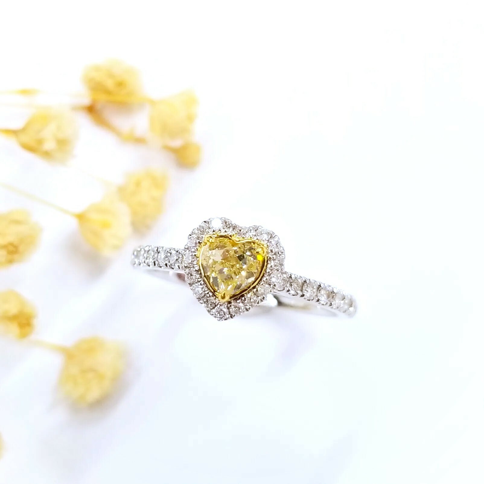18K Gold 0.60ct Fancy Yellow Heart Shaped Diamond Ring