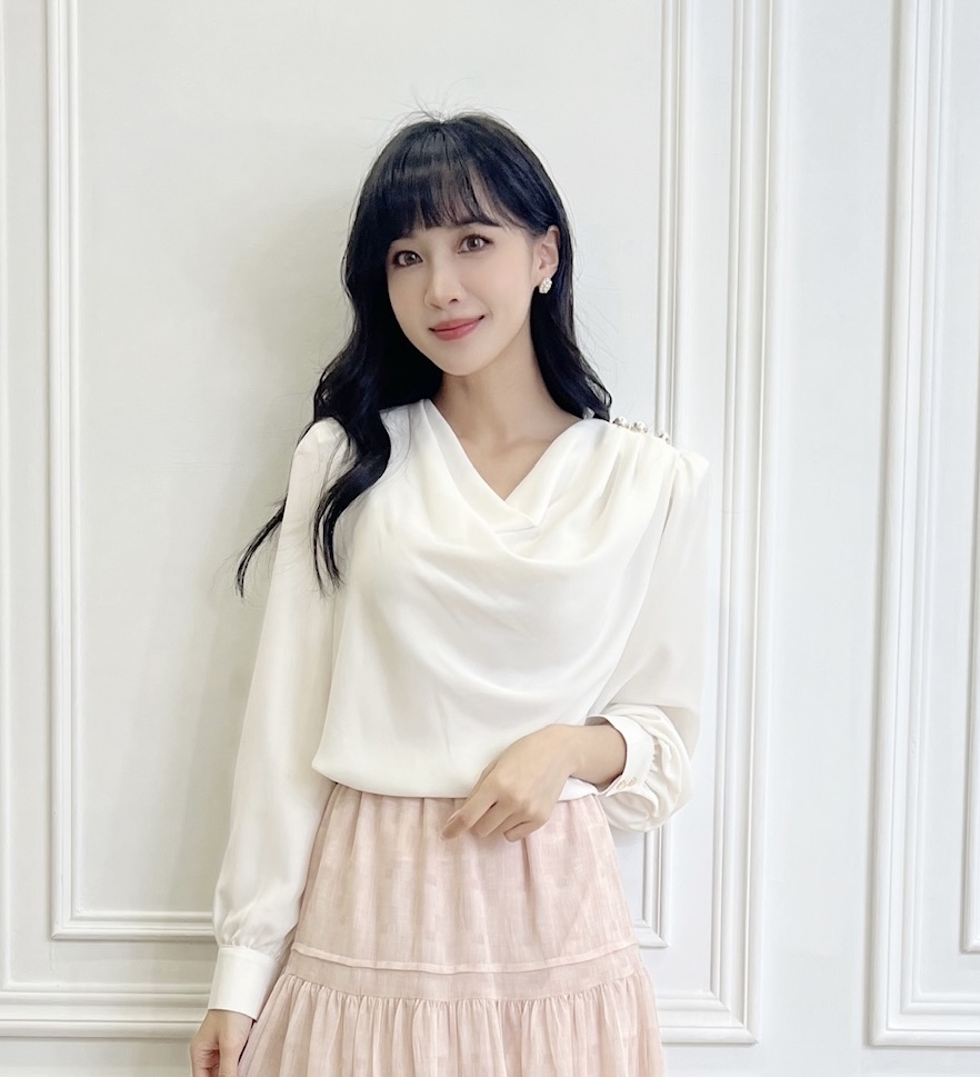 垂墜領肩抓褶珍珠長袖上衣