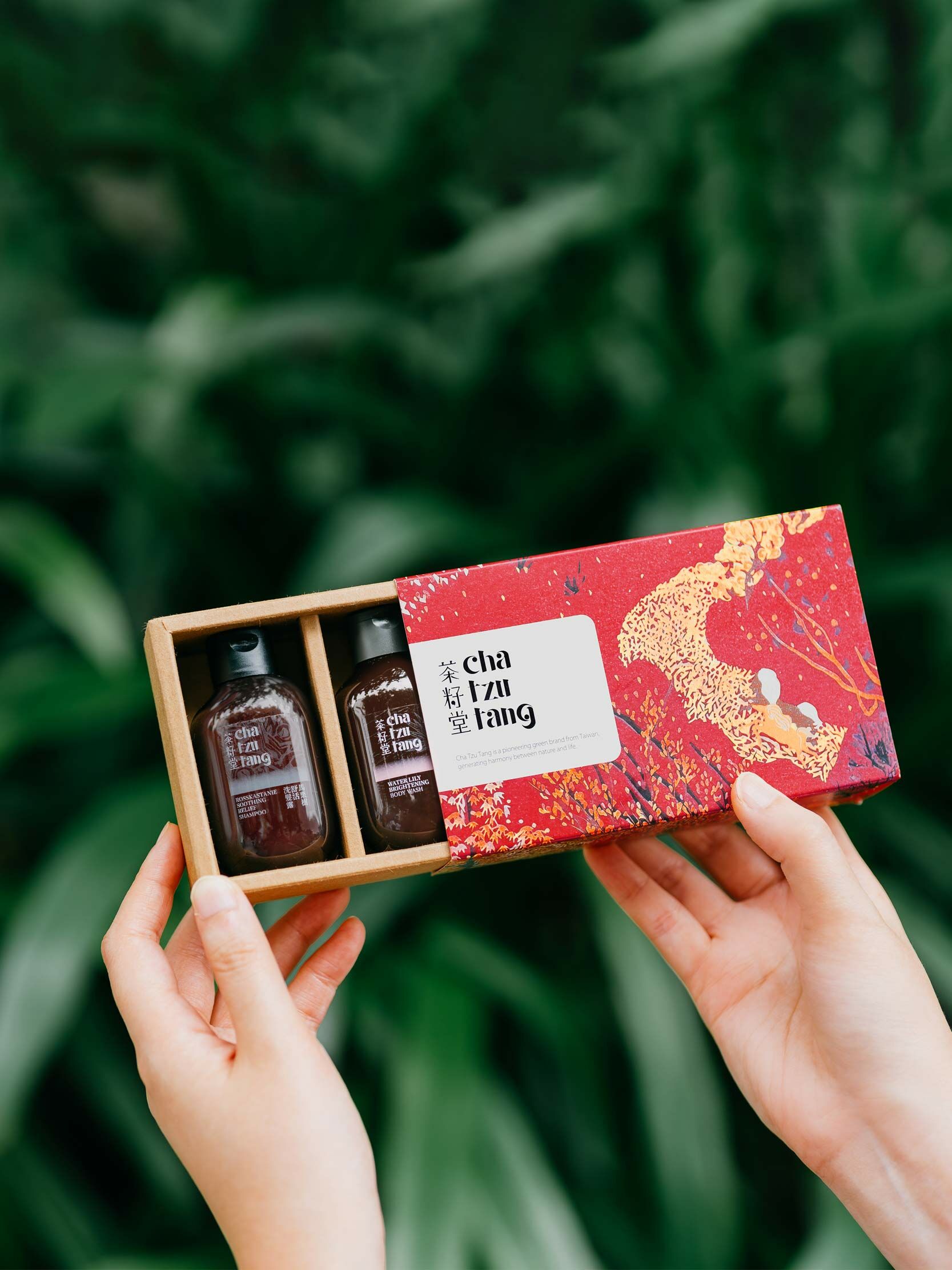 2025 迎豐果年度版畫隨身禮｜茶籽堂