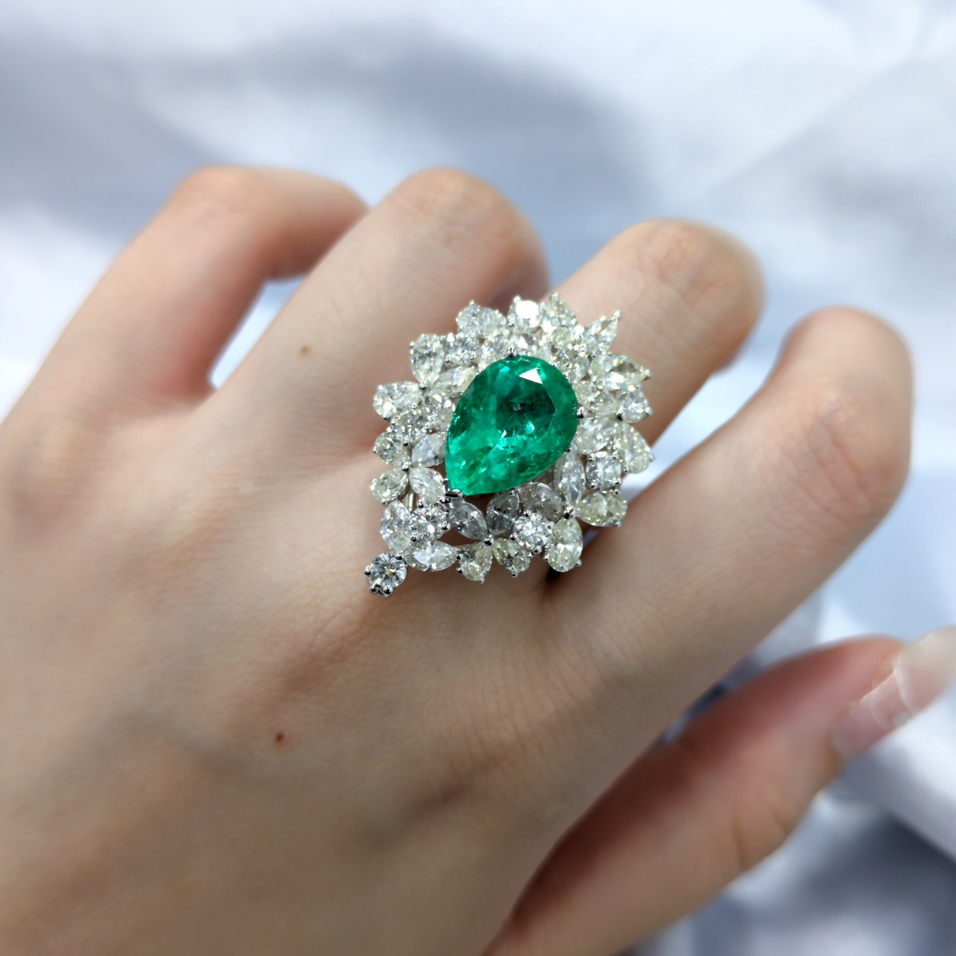 18K White Gold 4.19ct Emerald and Diamond Ring