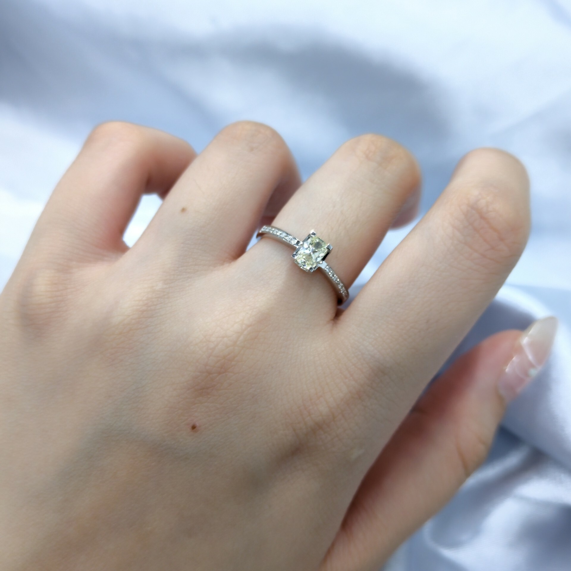 18K White Gold 0.39ct Cushion Cut Diamond Ring