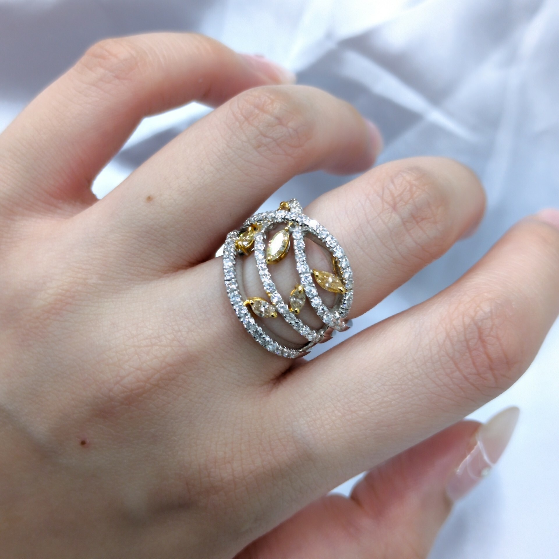 18K Gold 1.46ct Fancy Yellow Diamond Ring