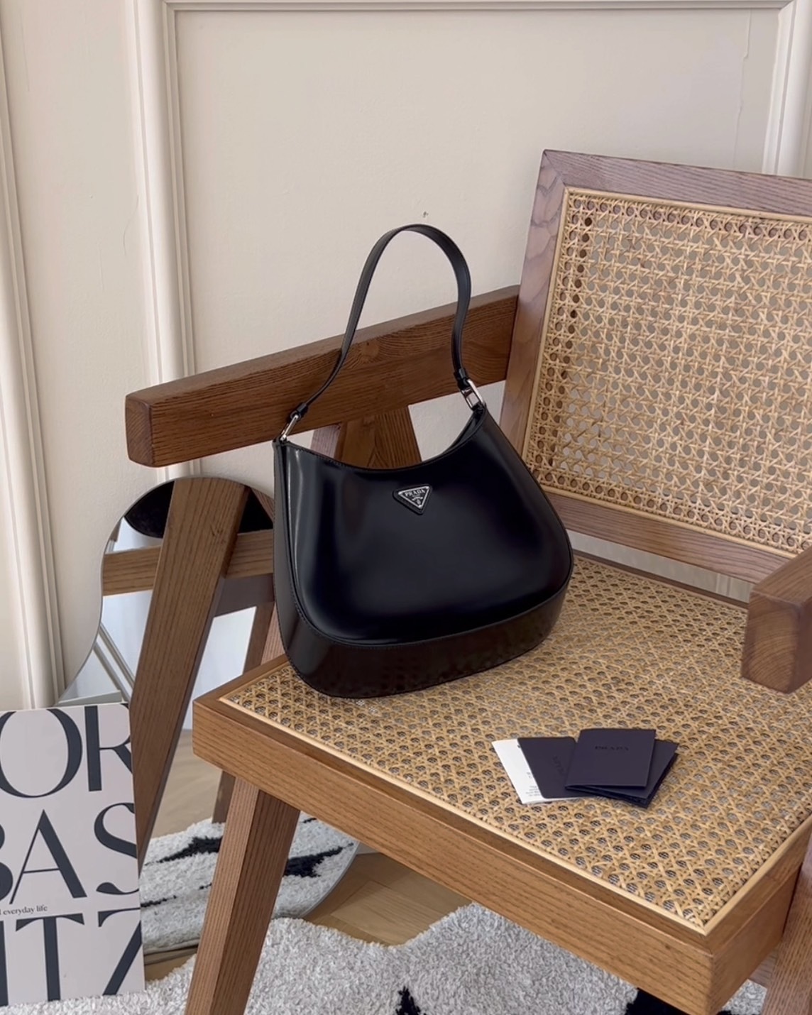 PRADA｜CLEO拋光腋下包 黑色