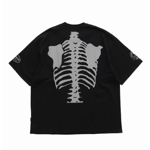 -(E15c01)-MASTERMIND WORLD X VANSON LEATHER BOXY BONE S/S TEE 聨名 反光 半身骷髏 純棉TEE 黑色-MW24C13-TS102
