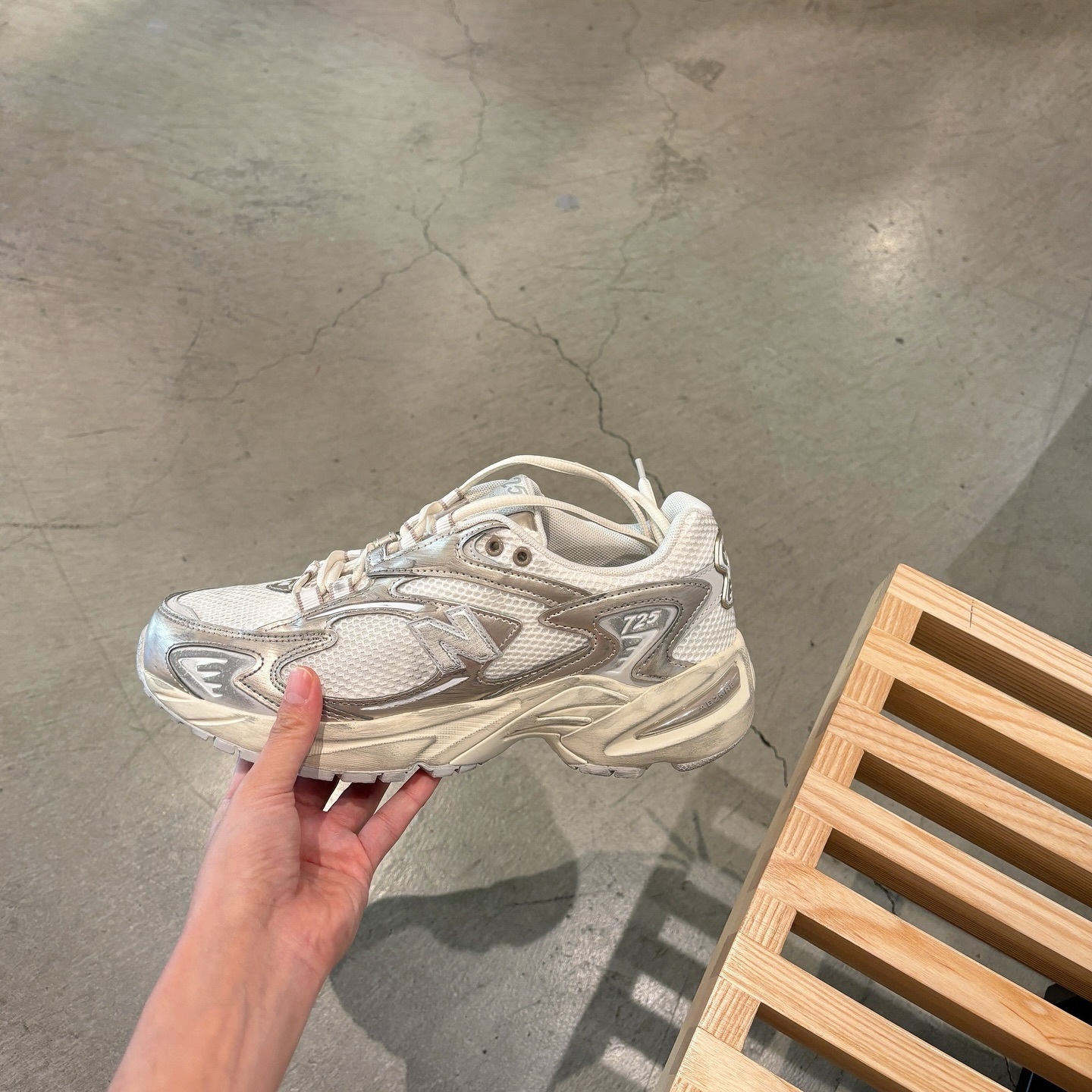 New Balance 725 古銅金 香檳金 奶油作舊 男女 復古鞋 ML725GB1