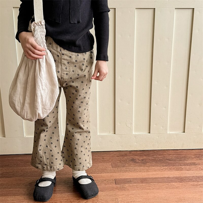 滿版小花喇叭褲