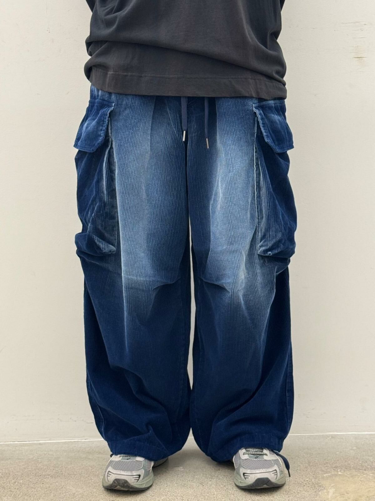 薄燈心絨可束腳工裝鬆身褲 GLAMOUR-048P