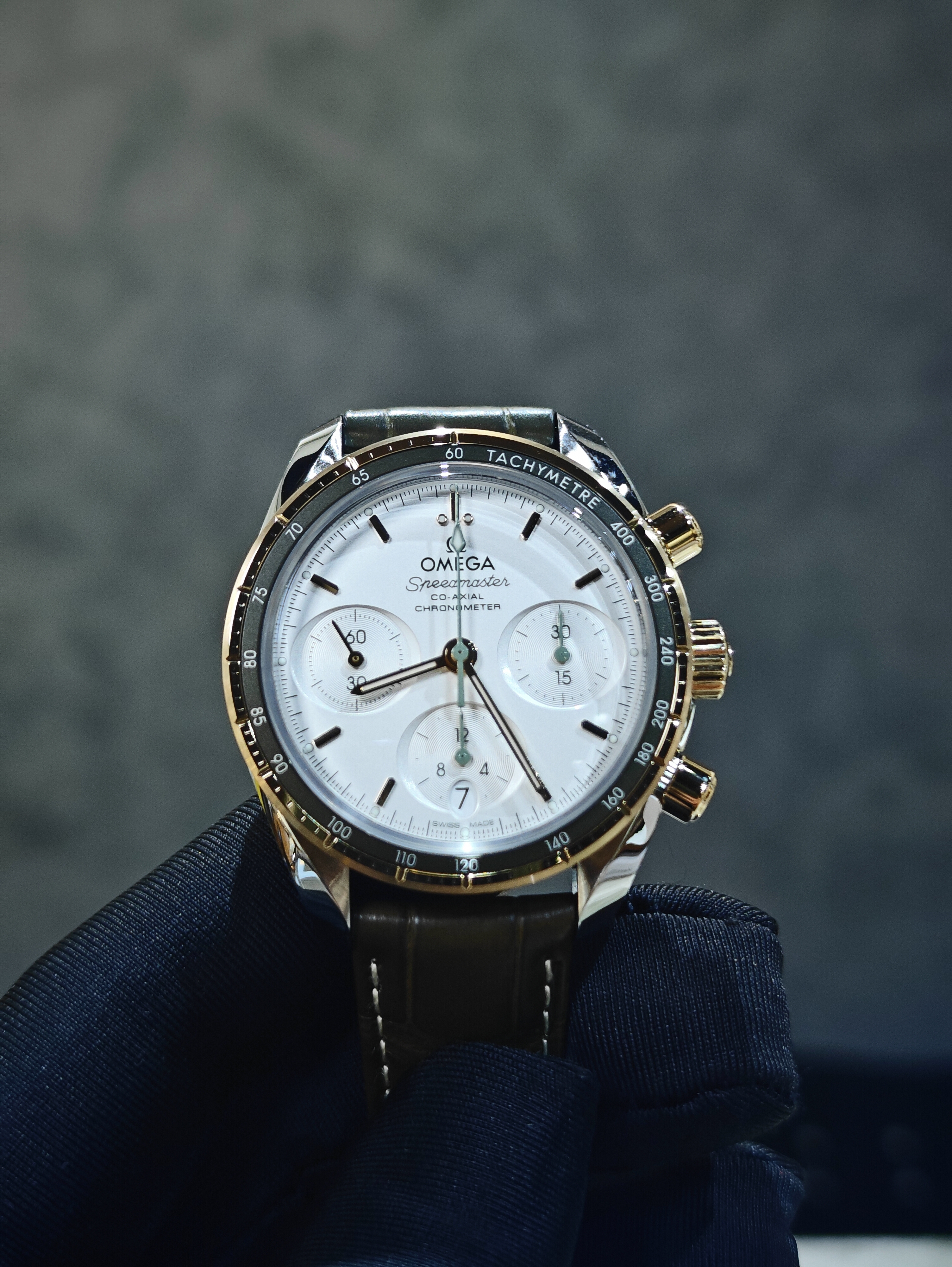 BRAND NEW OMEGA SPEEDMASTER 38 YELLOW GOLD STEEL 324.23.38.50.02.001 32423385002001 38 MM