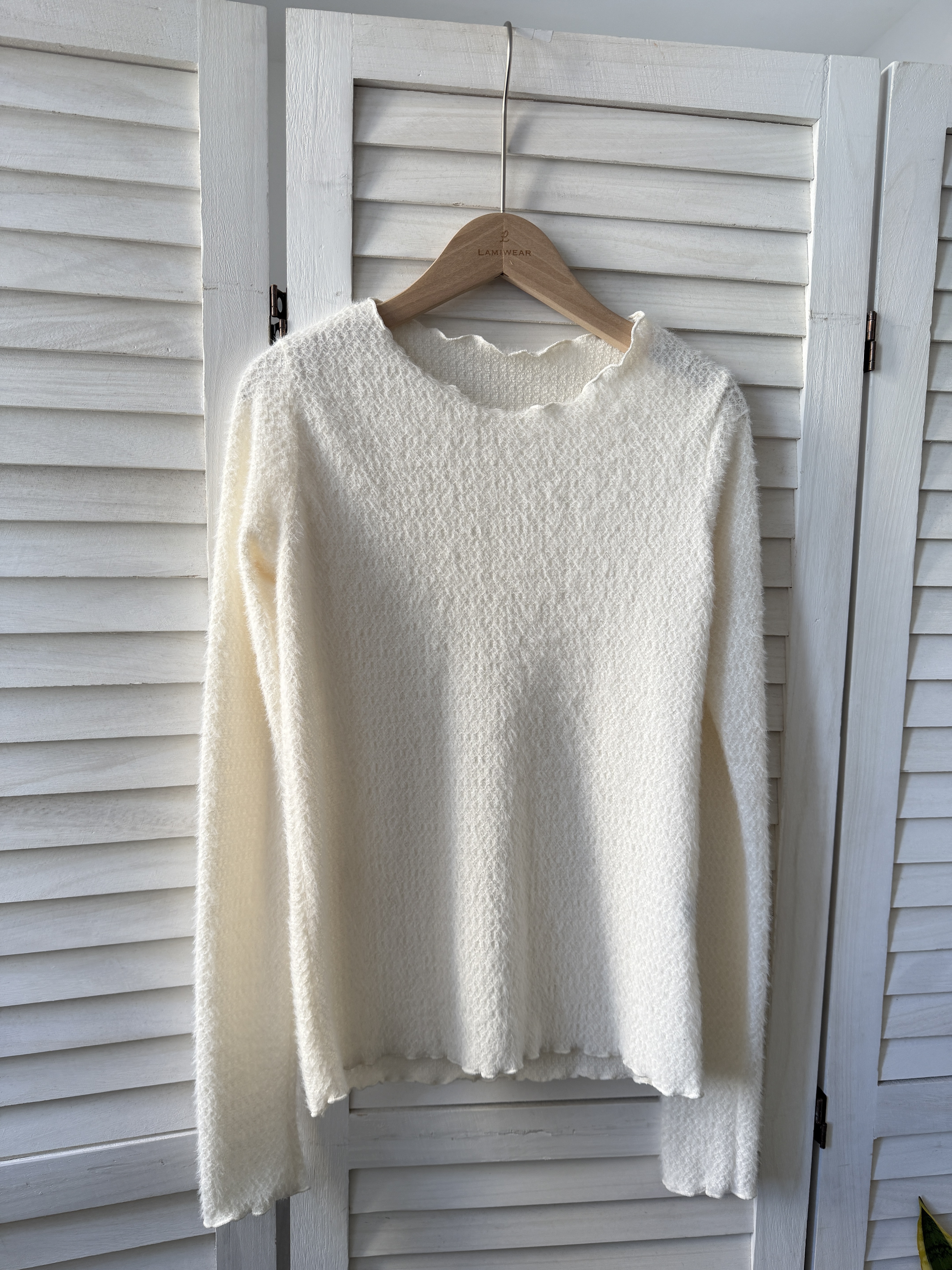 𝑺𝑨𝑳𝑬 黑 / 白 現貨親膚軟綿綿薄絨毛長袖