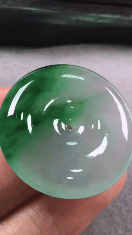 1030310 翡翠飄綠平安扣 (30.6mm直徑)