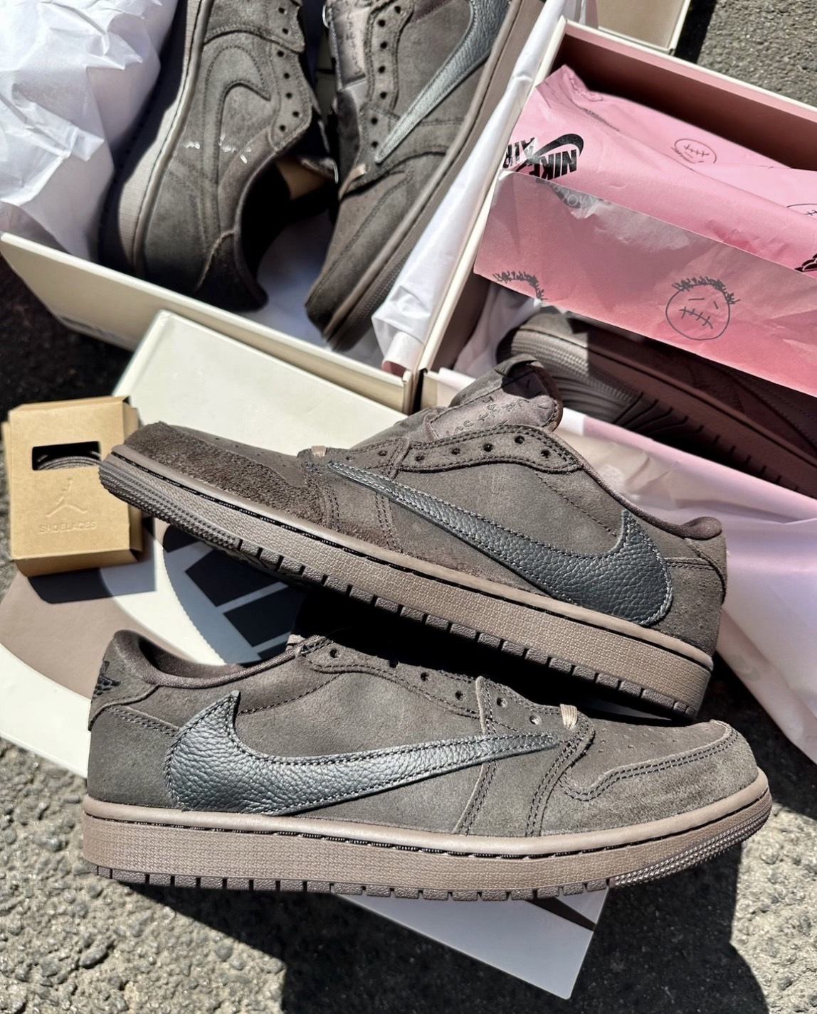預購 Travis Scott x Nike Air Jordan 1 Low OG "Velvet Brown" 黑棕色