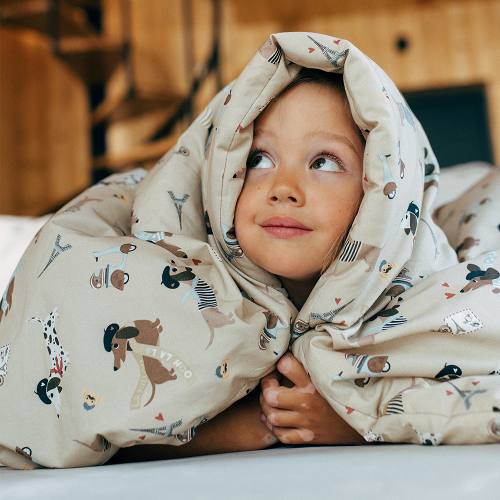 La Millou波蘭 竹纖涼感被(140x110cm)｜抗菌被｜無流蘇簡約質感｜巴黎臘腸狗