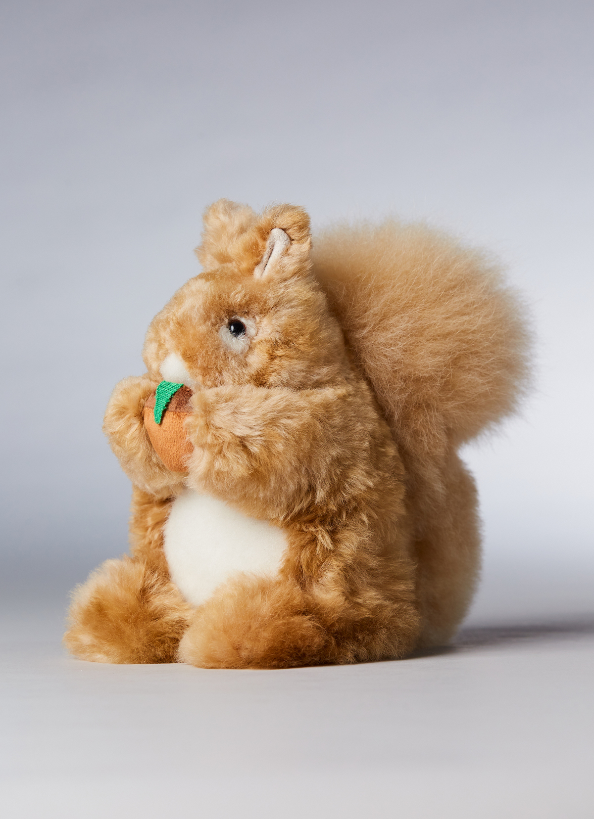 ST.MALO 秘魯工匠手工天然羊駝毛松鼠娃娃23CM-2471SQ-駝色