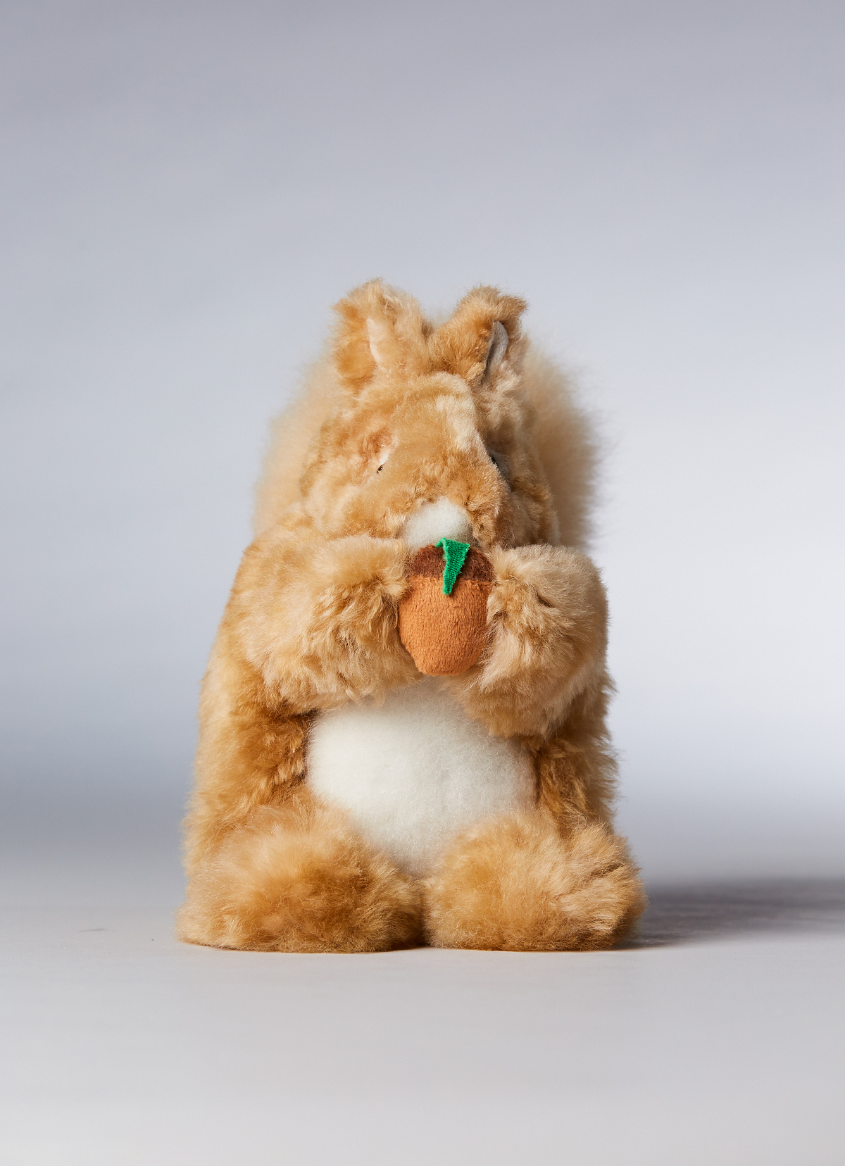 ST.MALO 秘魯工匠手工天然羊駝毛松鼠娃娃23CM-2471SQ-駝色