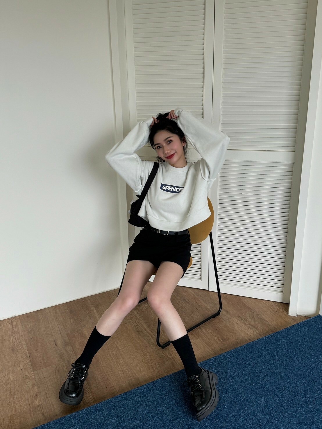 字母短版大學TEE