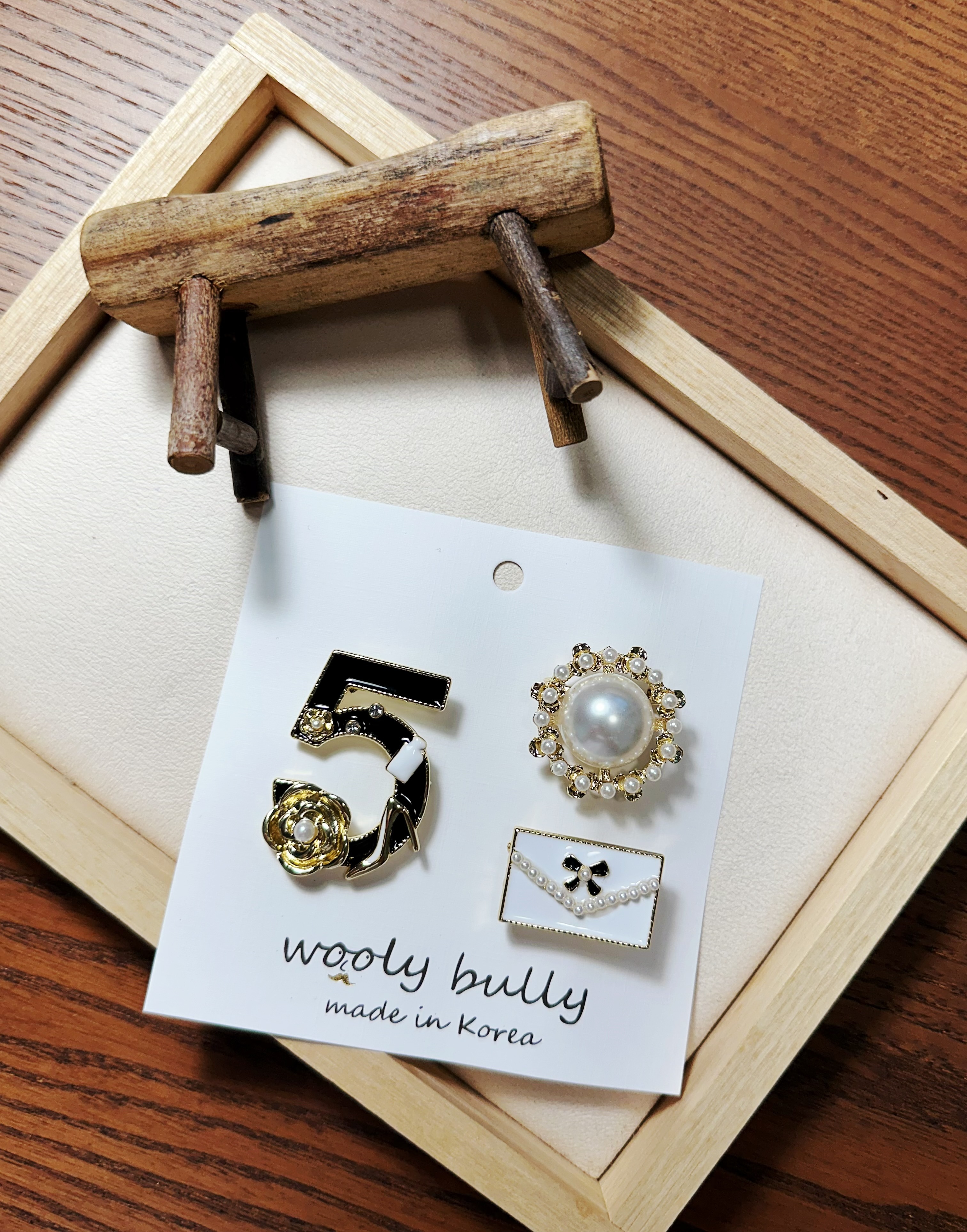 【質感5號珍珠包包3件別針組】( 現貨 )