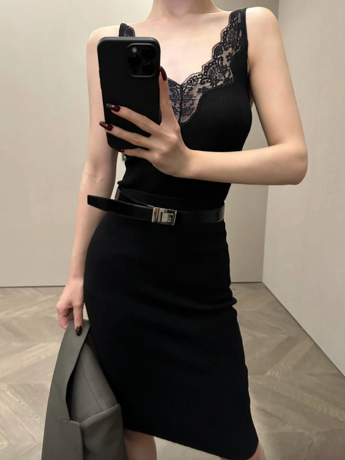 Y牌慾姊風 V領蕾絲貼身背心