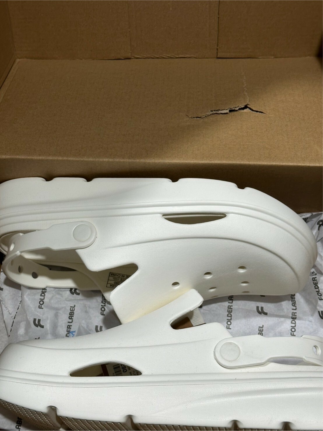 #瑕疵現貨  FOLDER 韓國 雲朵 洞洞鞋 白色28