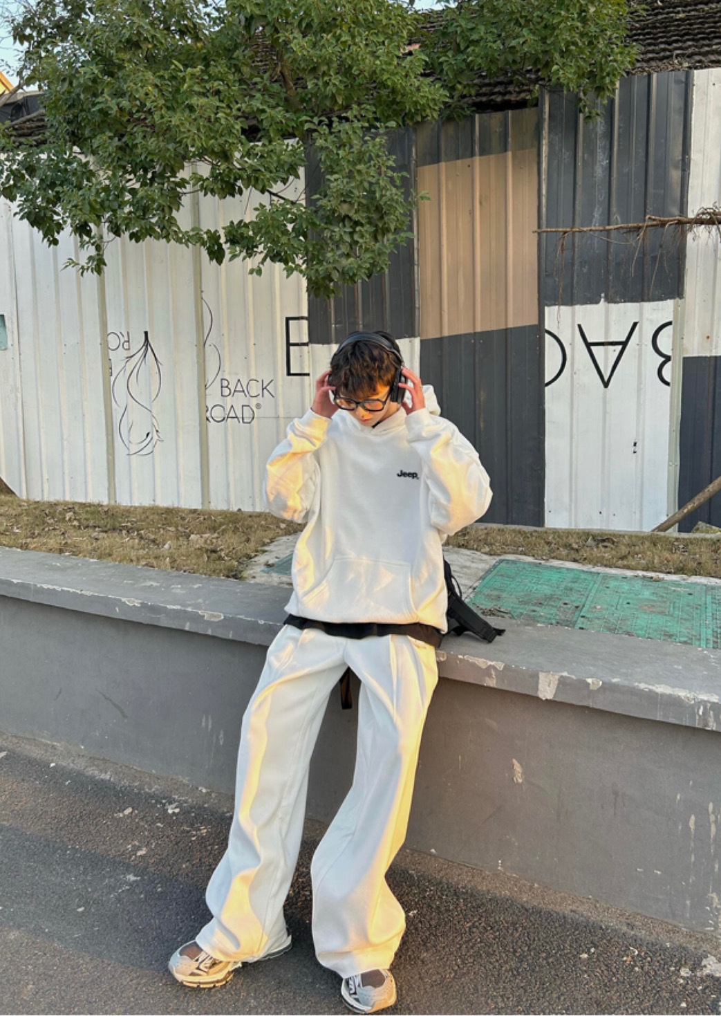 JEEP 美式復古基本款logo帽T(黑/米白/灰/紅/白/卡其/藏藍)