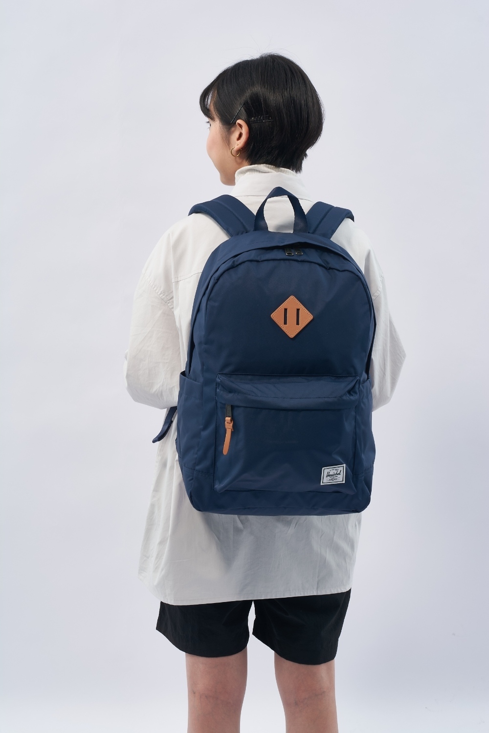 【Herschel】 Heritage™ 背包 |高級經典 - 26L 淺卡其/深藍