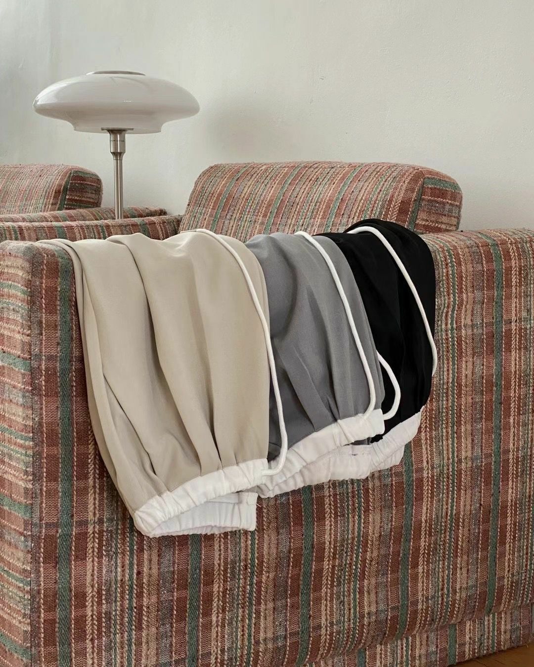 綁繩拼白邊直腳西褲(杏色)