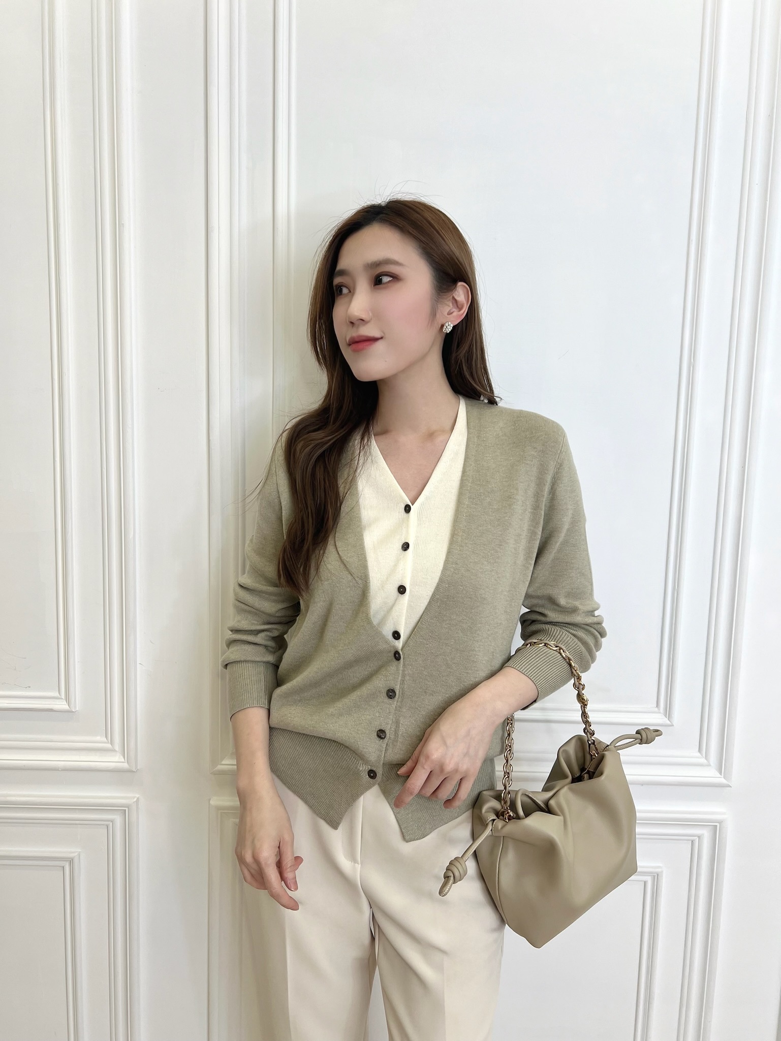 雙層V領釦針織上衣