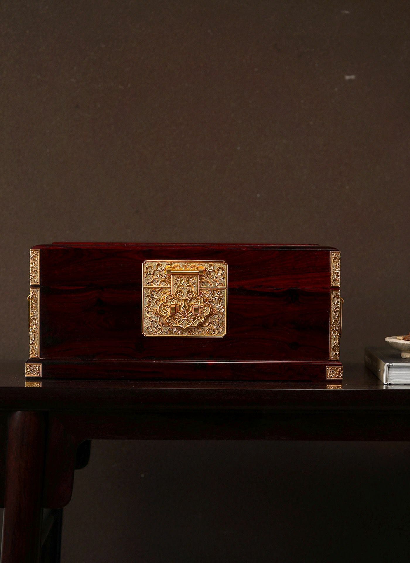 Small-leaf red sandalwood "large gilt jewelry box"