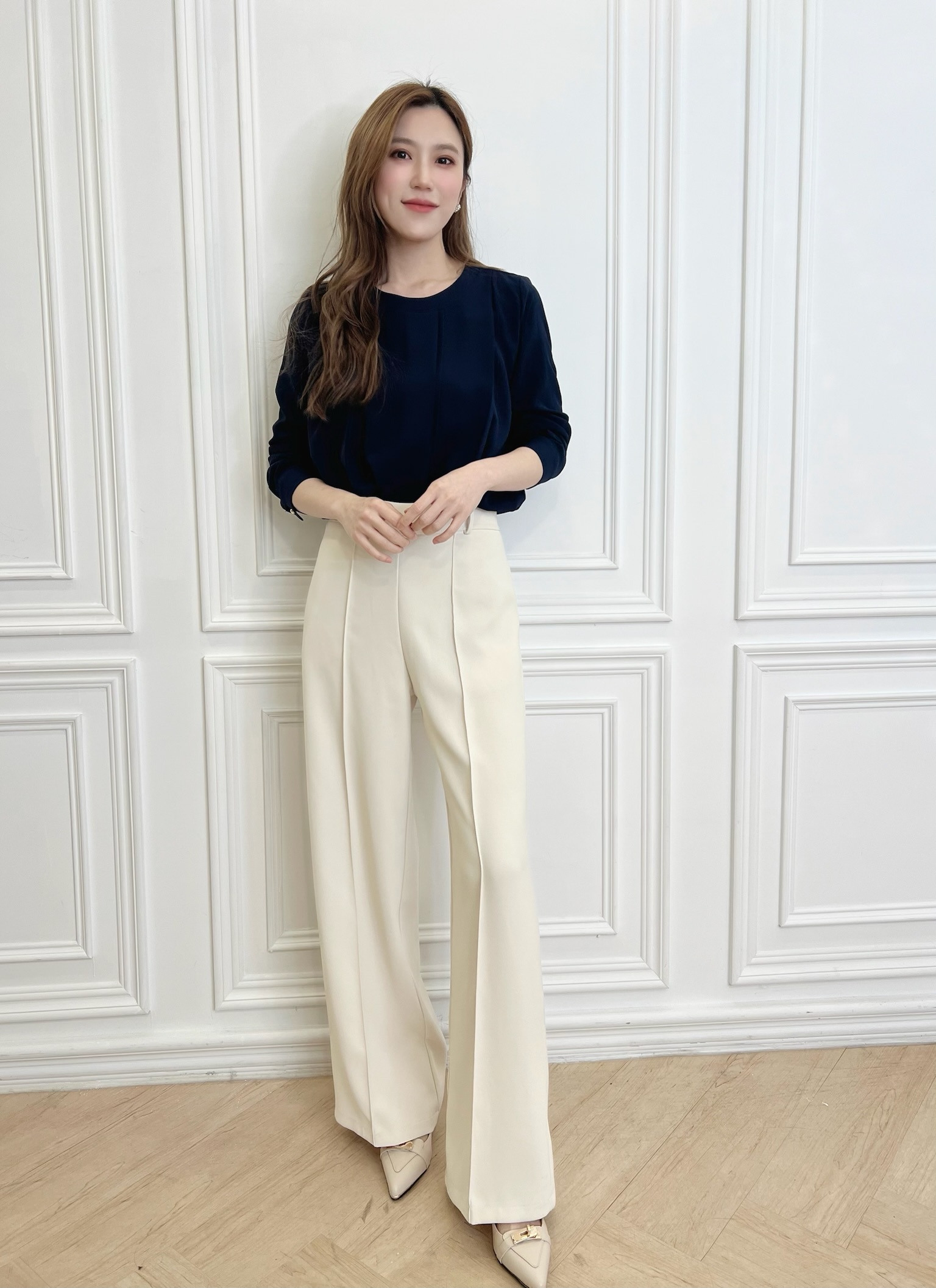 圓領前打摺線上衣