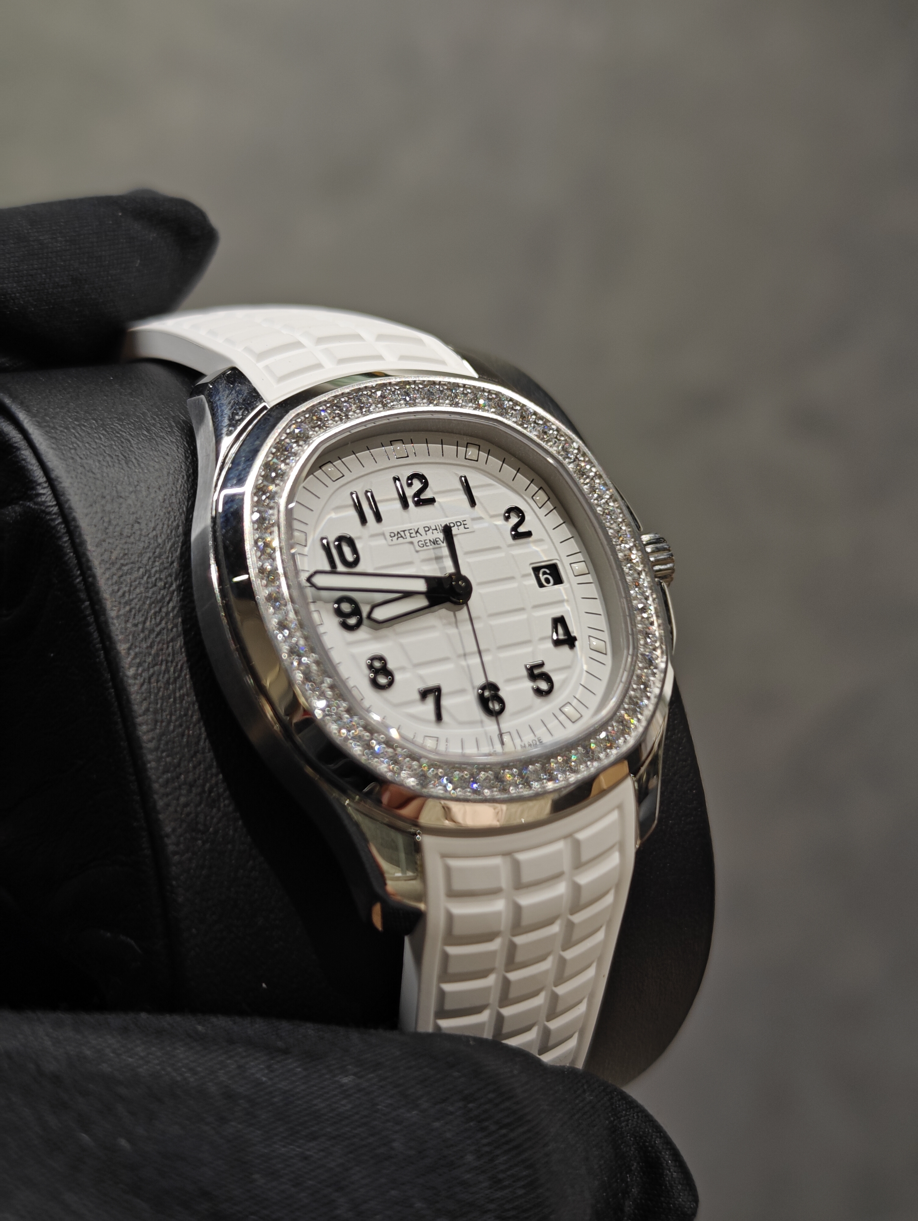 BRAND NEW 5267-200A-010 5267 PATEK PHILIPPE WHITE STEEL AQUANAUT 38 MM
