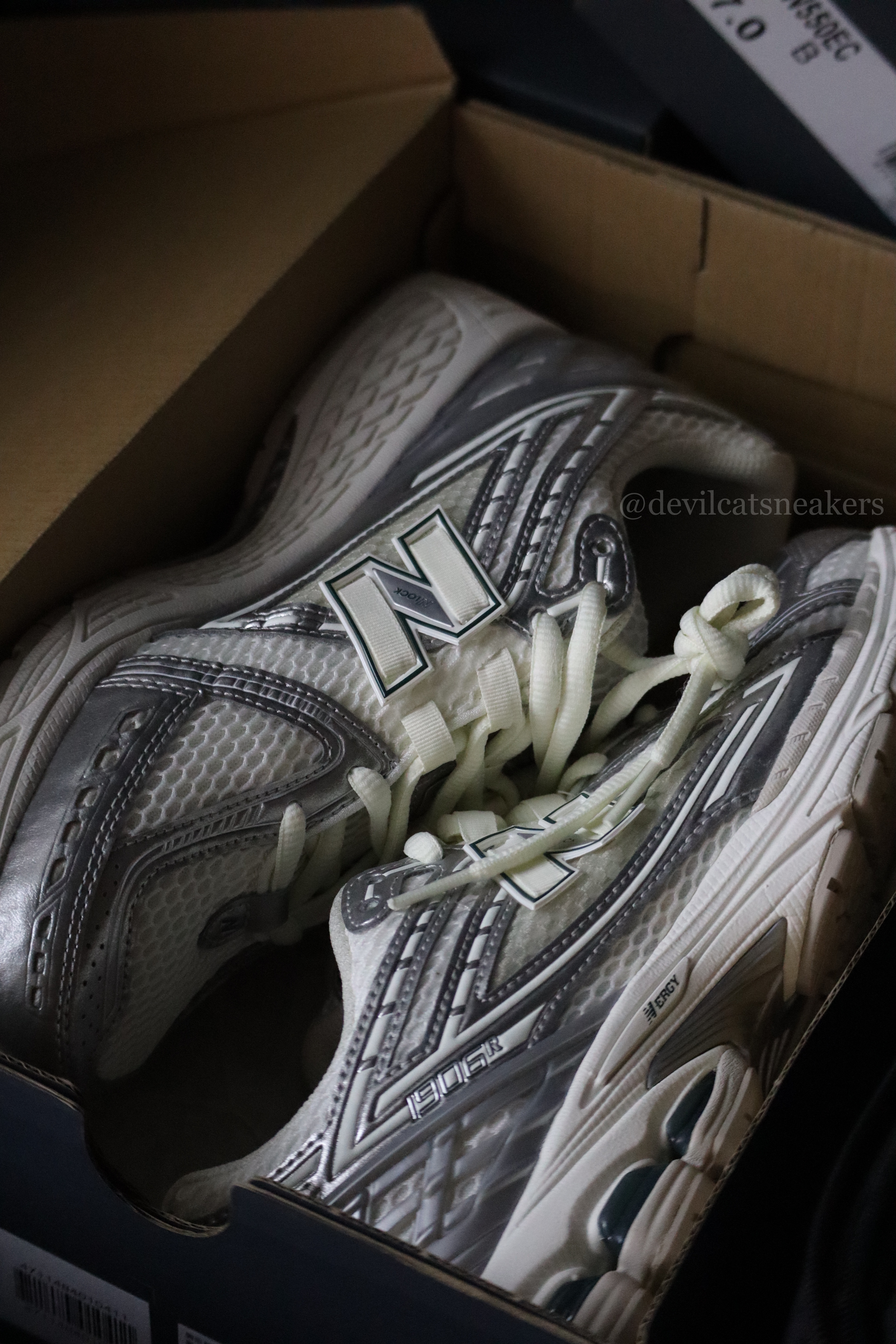 New Balance NB 1906R 復古 銀白 液態銀 M1906REE