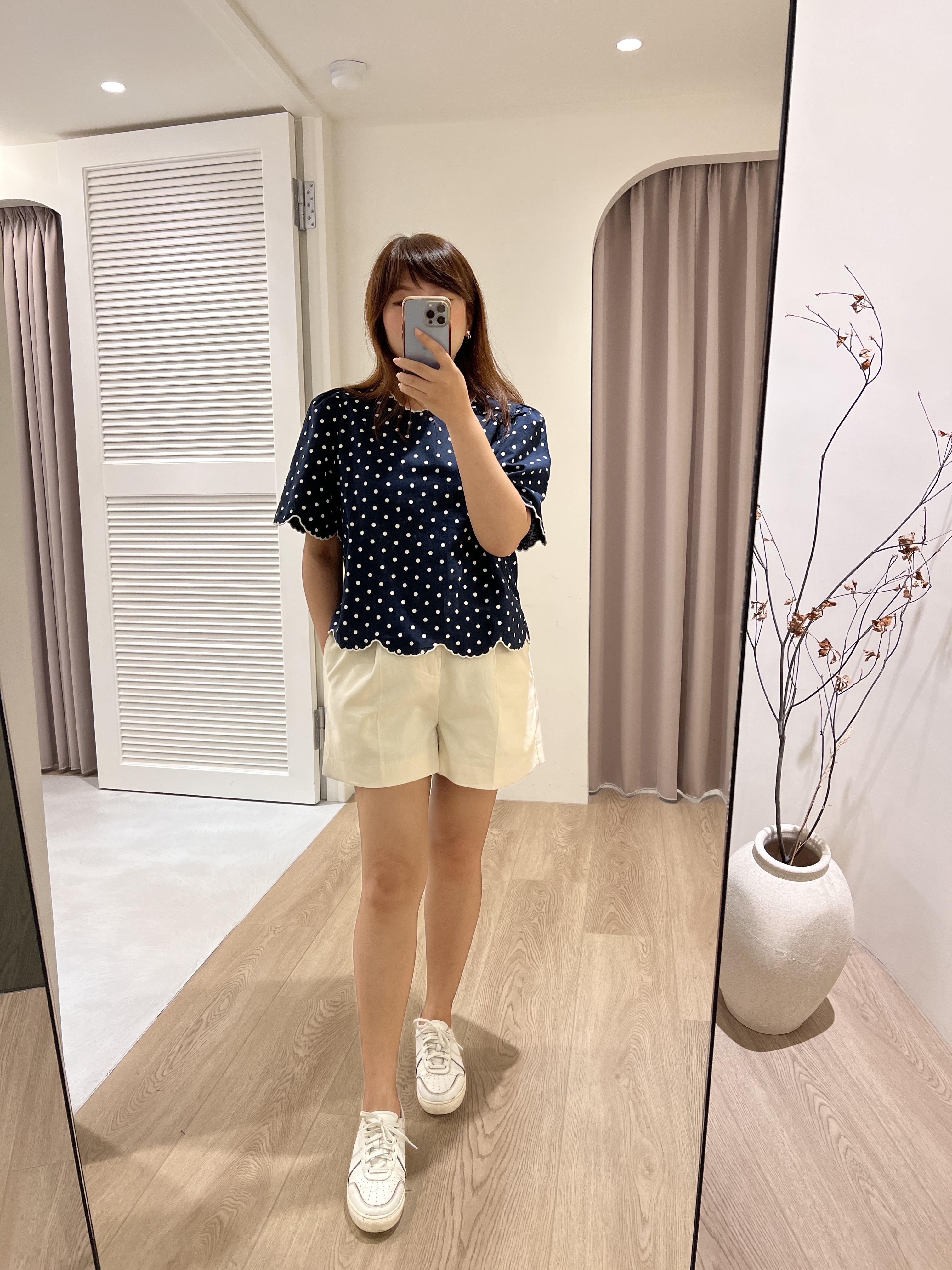 法式典雅波浪邊點點上衣