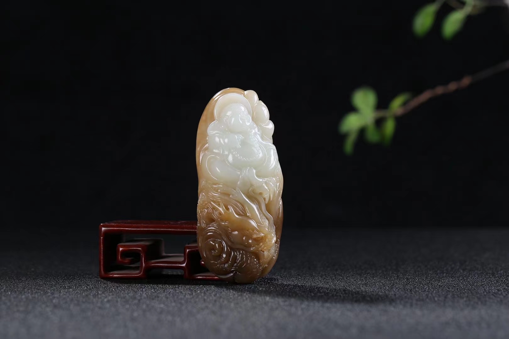 1030133 和田玉有佛相伴手把件