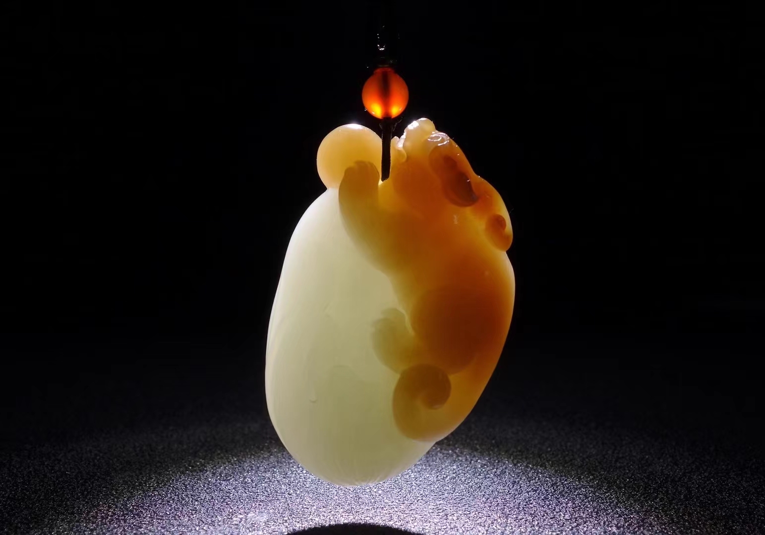 1030137 和田玉糖白玉瑞獸掛件吊墜